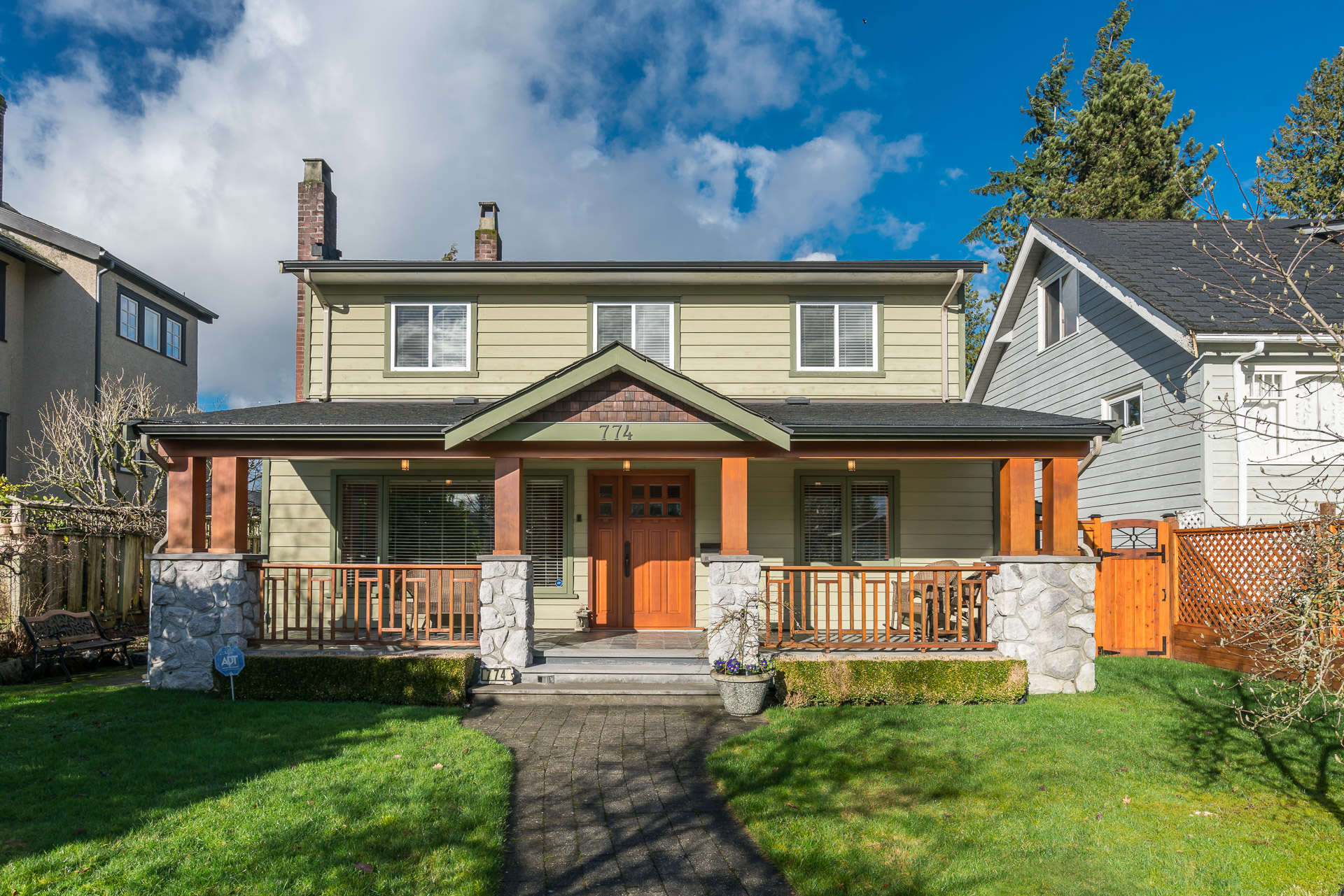 774 E 9th Street, North Vancouver