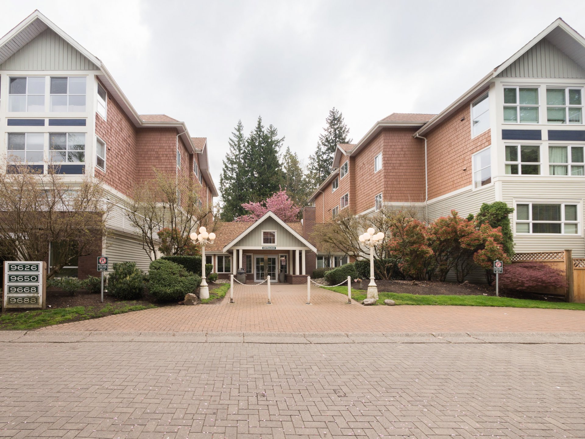 303 - 9668 148 Street, Surrey