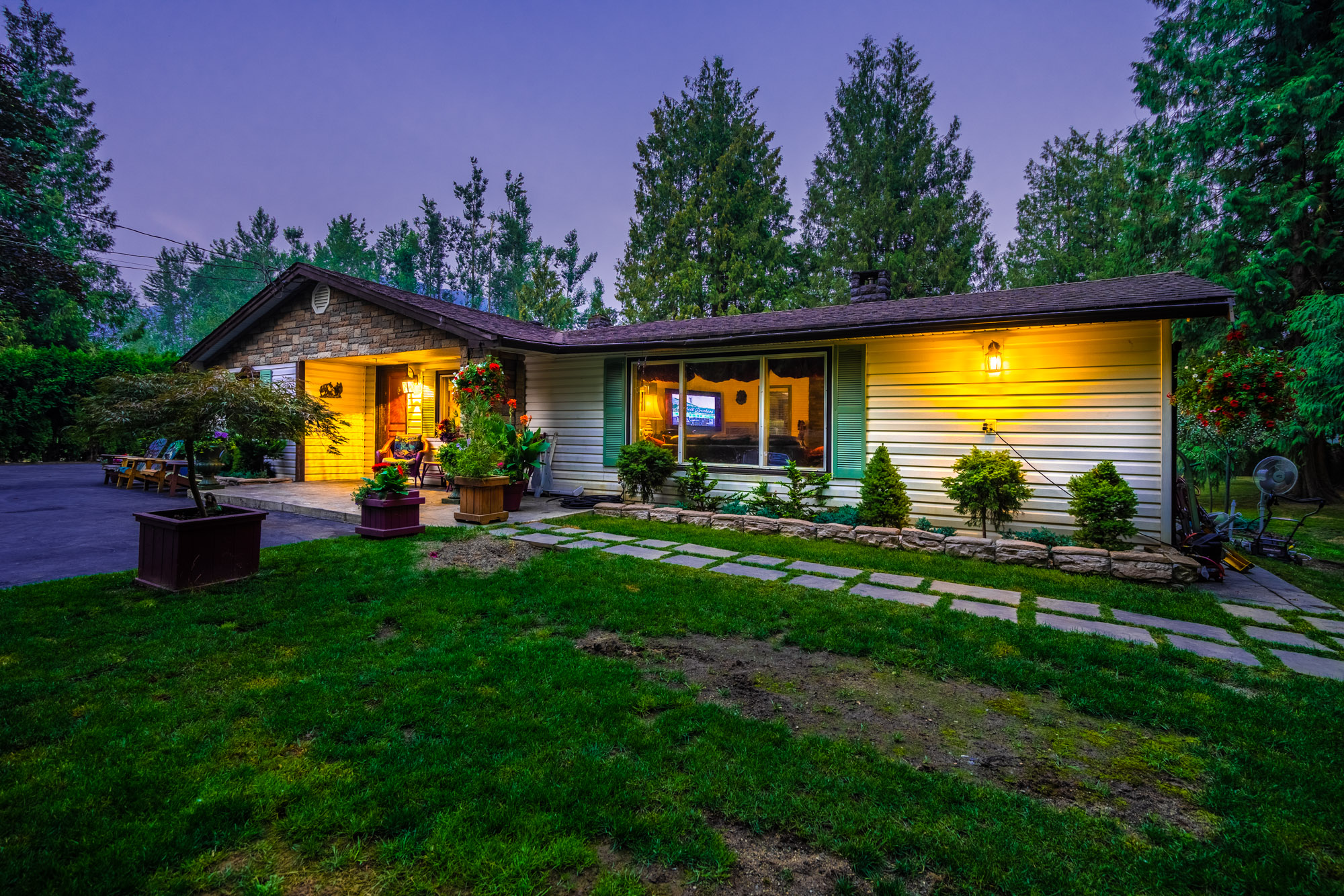 8648 Shook Road, Mission