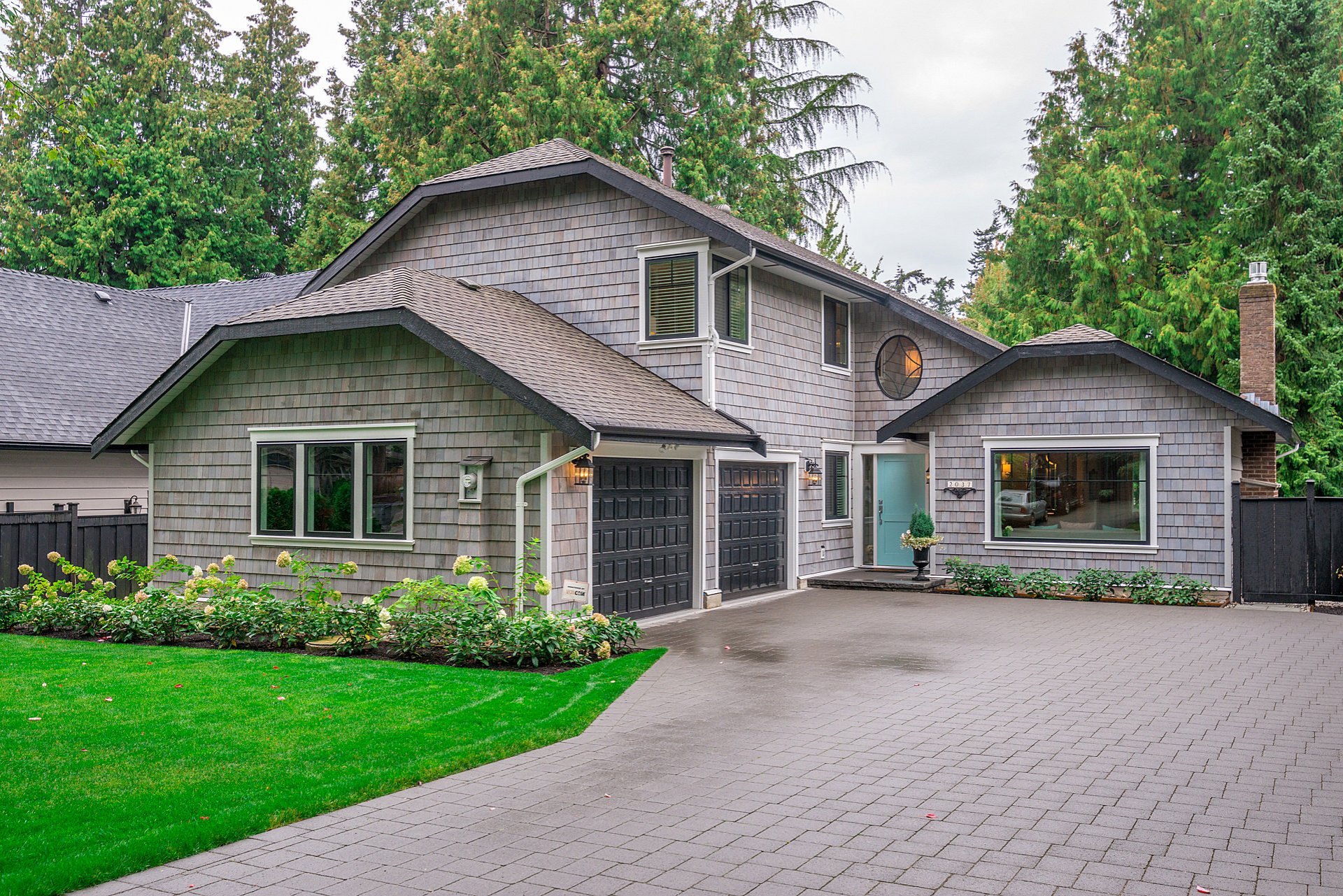 2037 Ocean Cliff Place, Surrey
