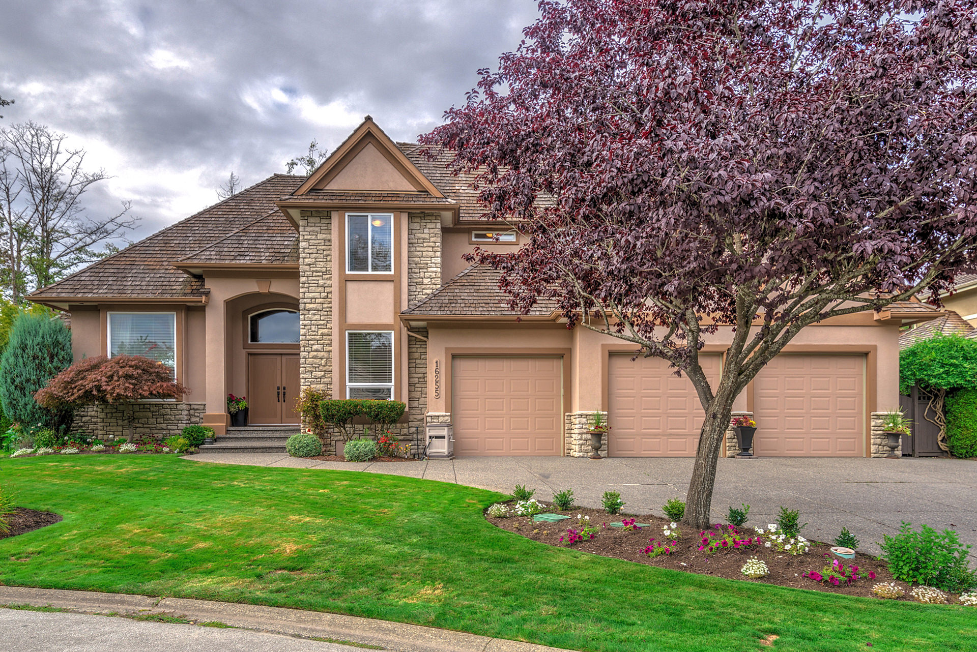 16255 Lincoln Woods Court, South Surrey