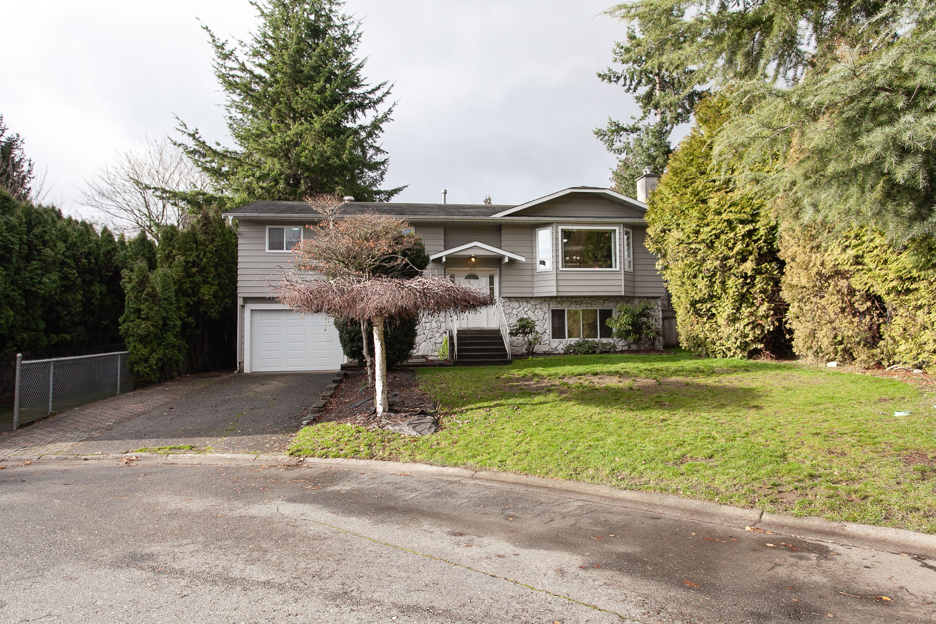 5811 Angus Place, Surrey