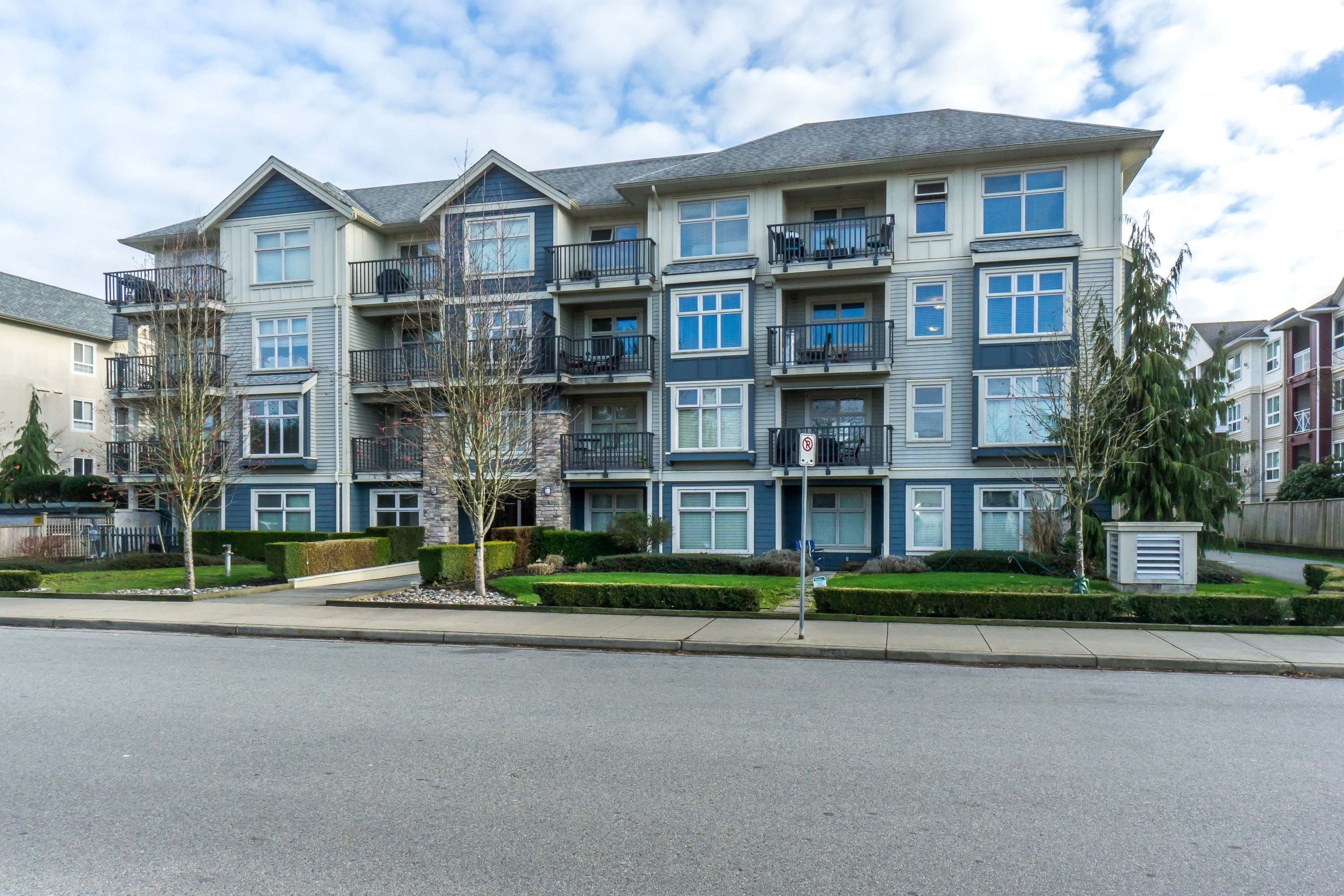 407 - 8084 120A Street, Surrey