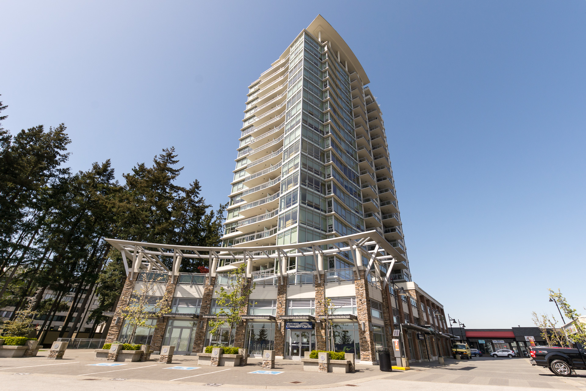 704 - 15152 Russell Avenue, White Rock