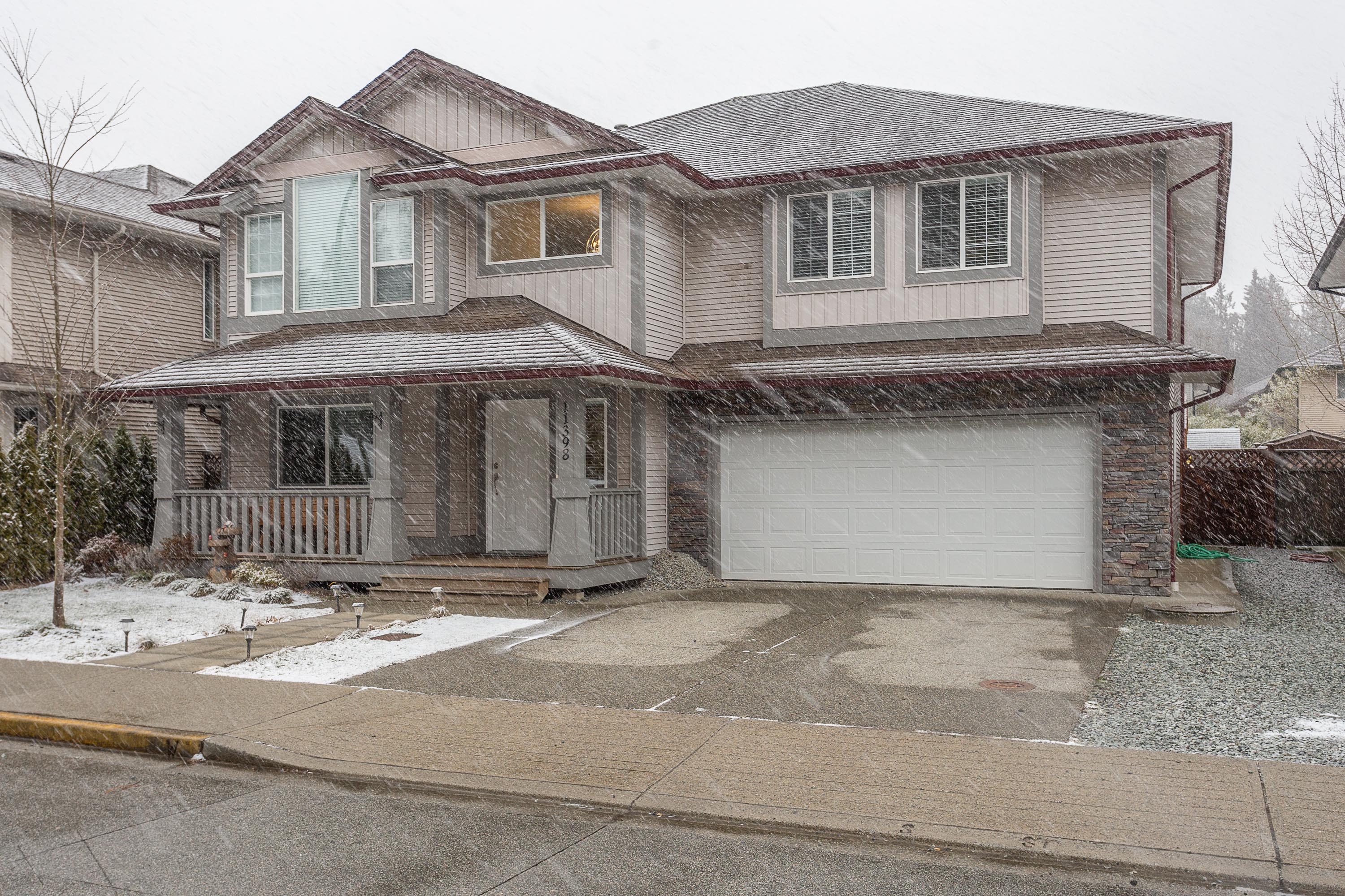 11398 236 Street, Maple Ridge