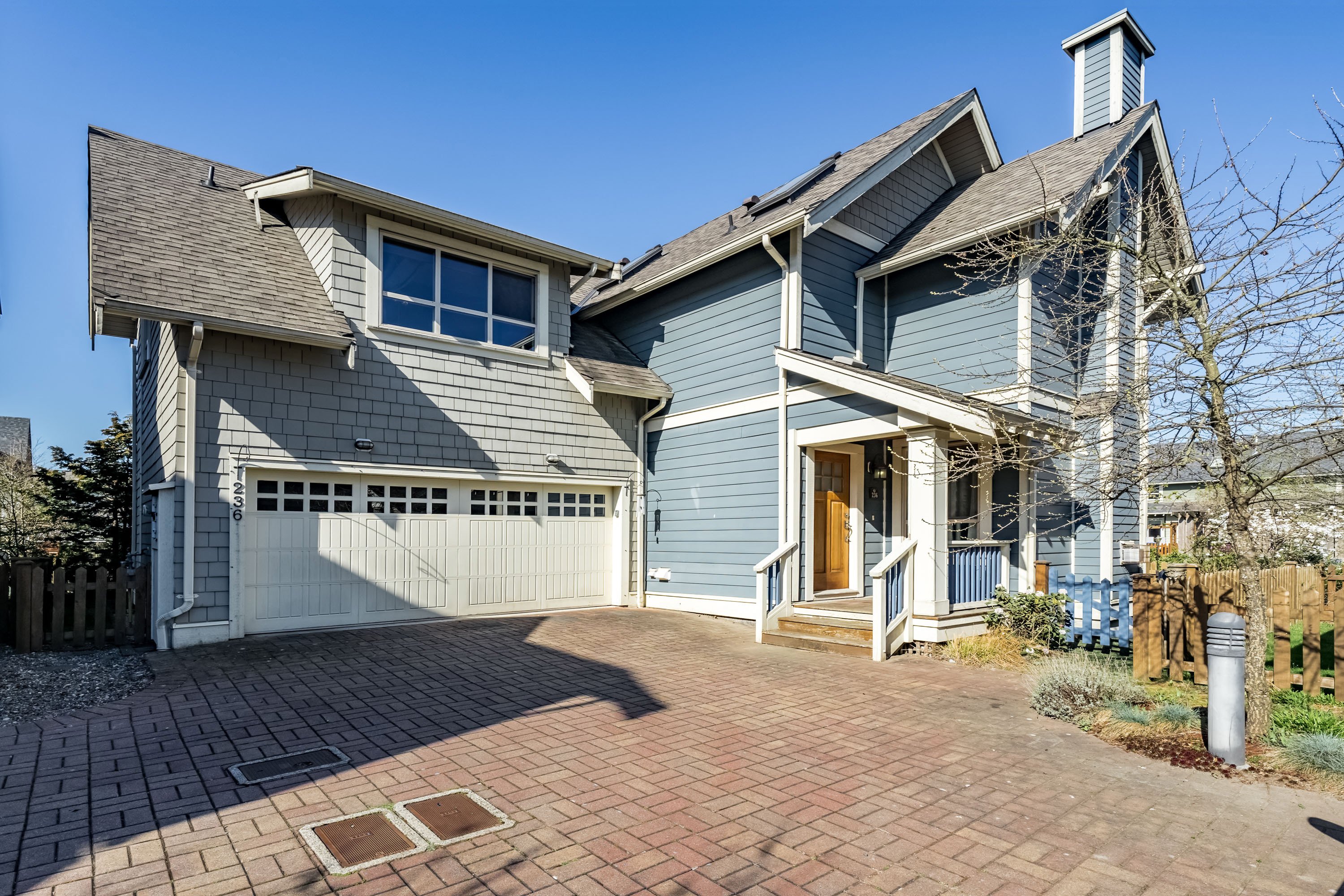 236 Holly Avenue, New Westminster