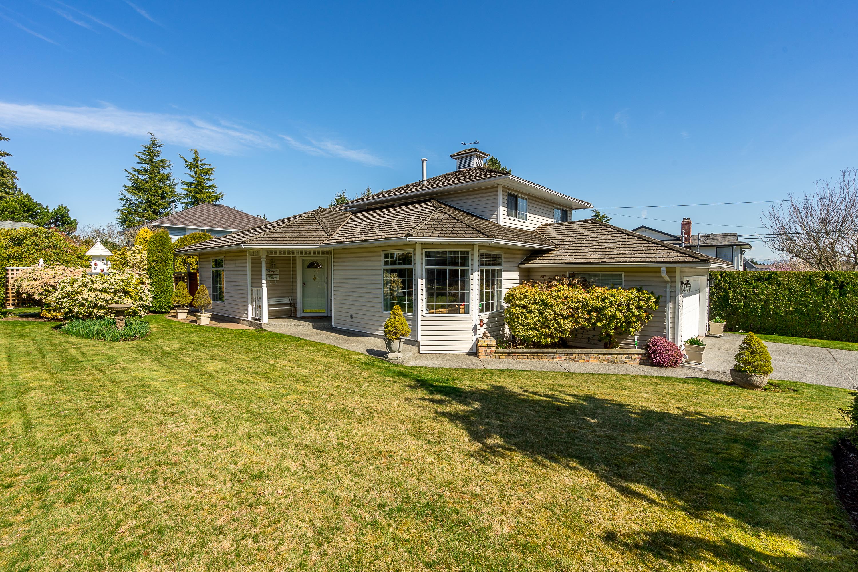 16437 10 Avenue, South Surrey