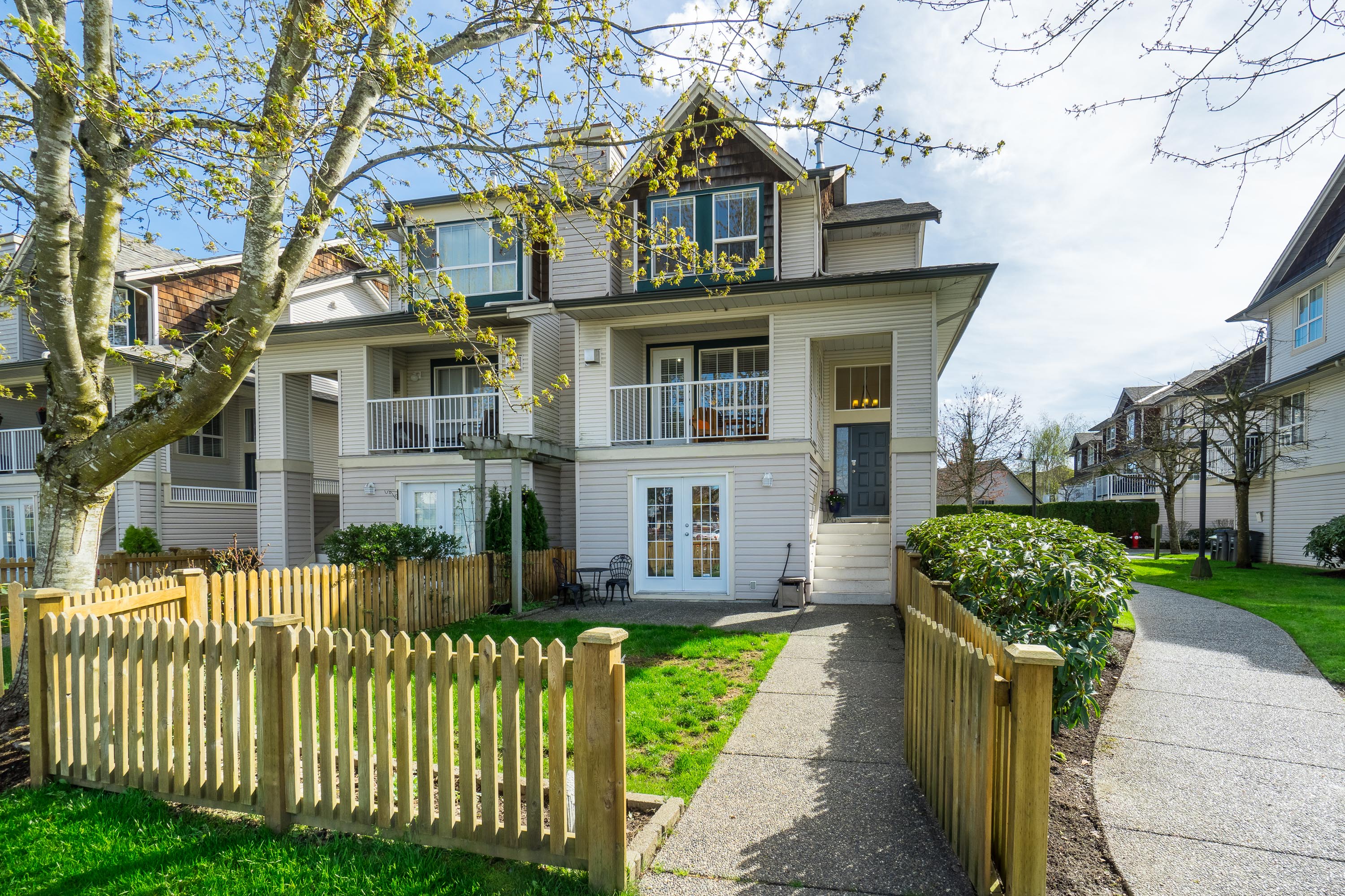 18612 65 Avenue, Surrey