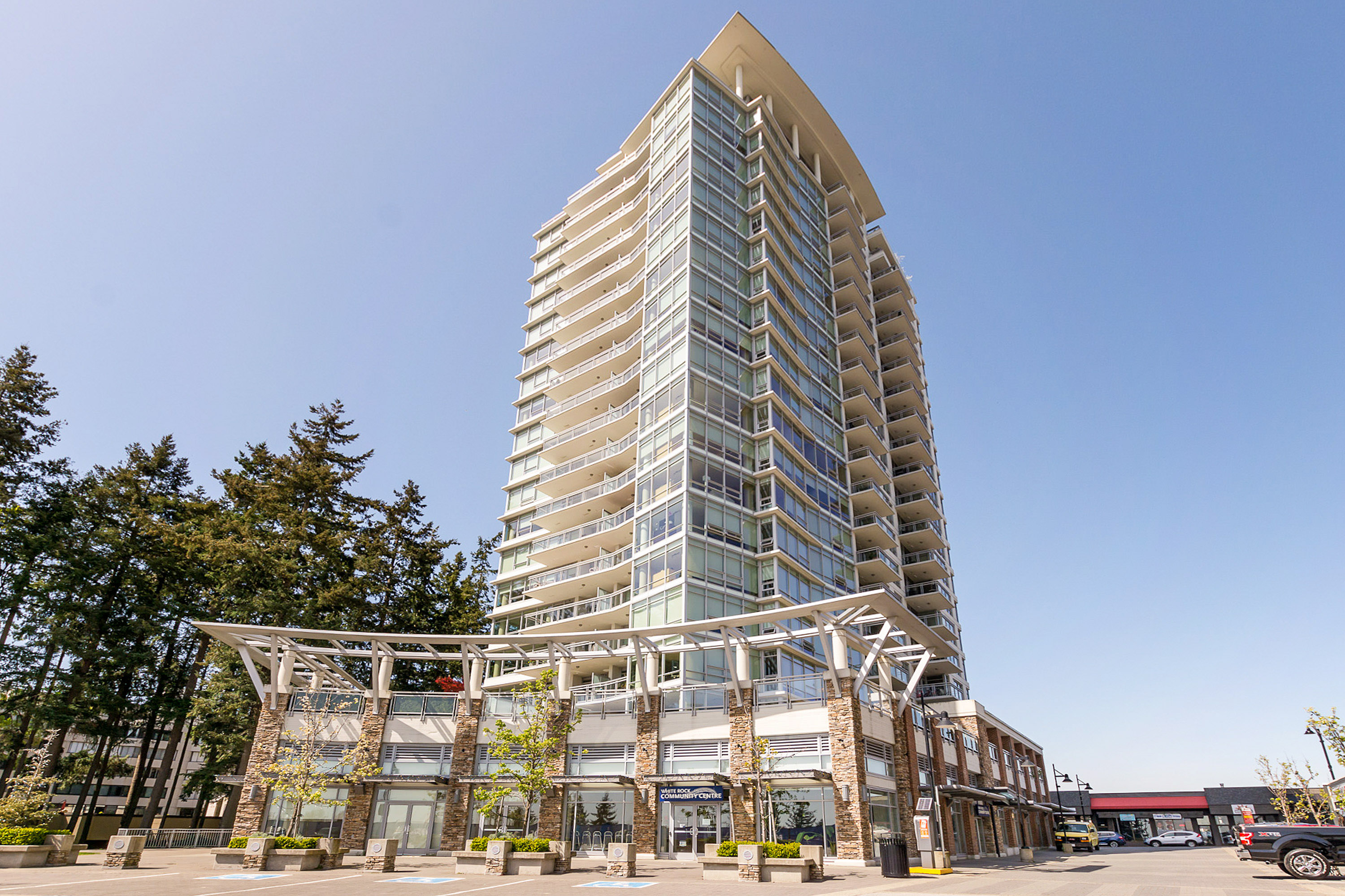 305 - 15152 Russell Avenue, White Rock