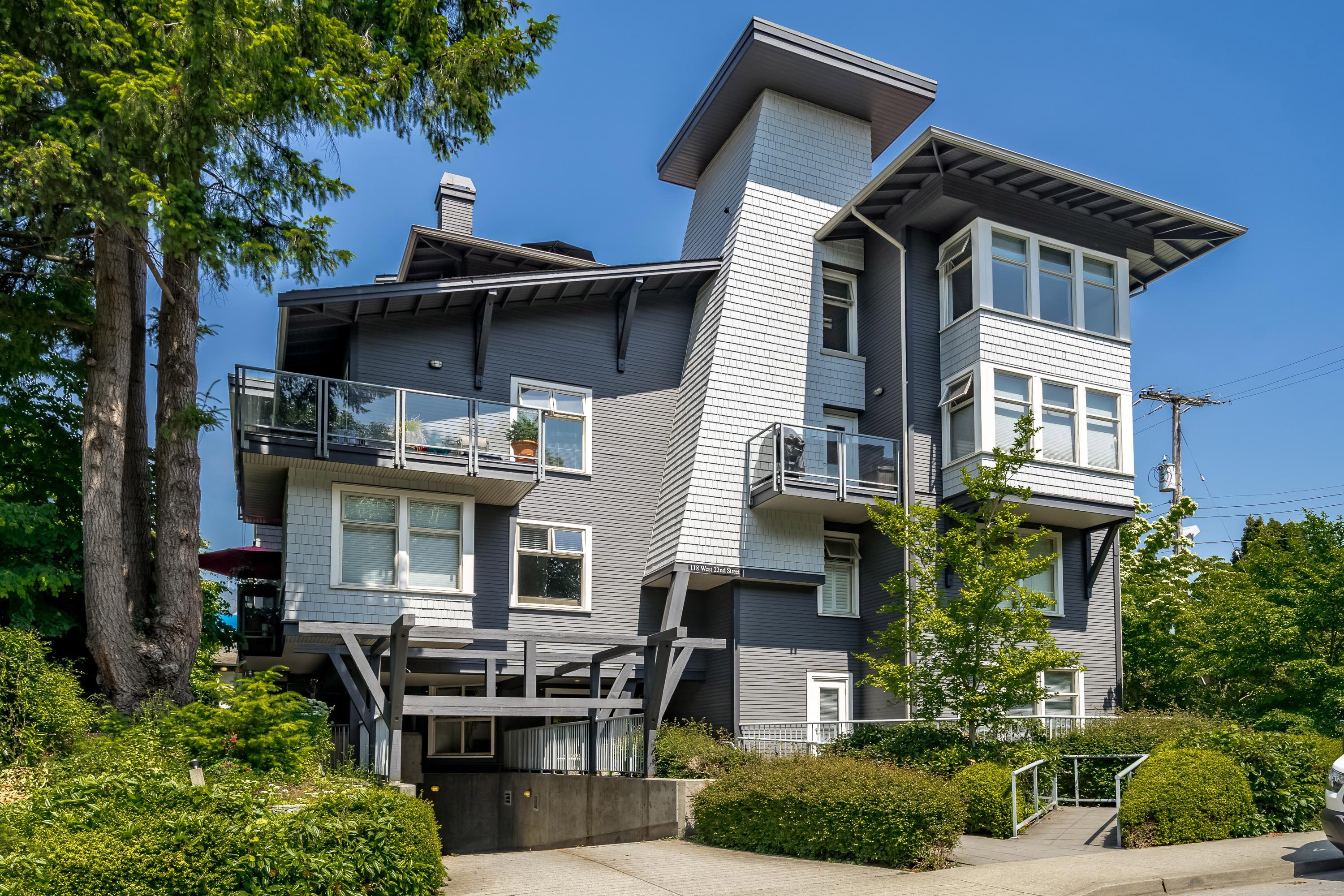 202 - 118 W 22nd Street, North Vancouver