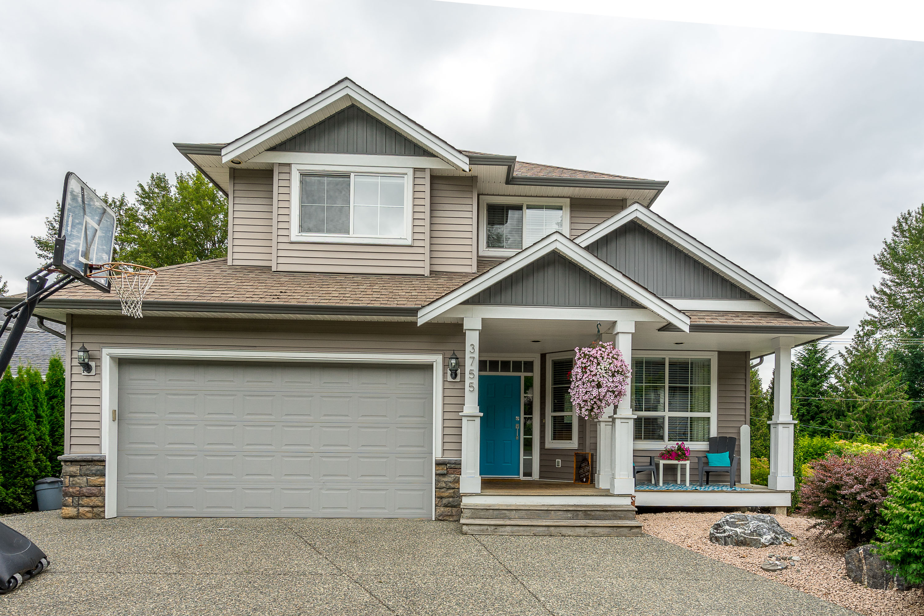 3755 Castle Pines Court, Abbotsford