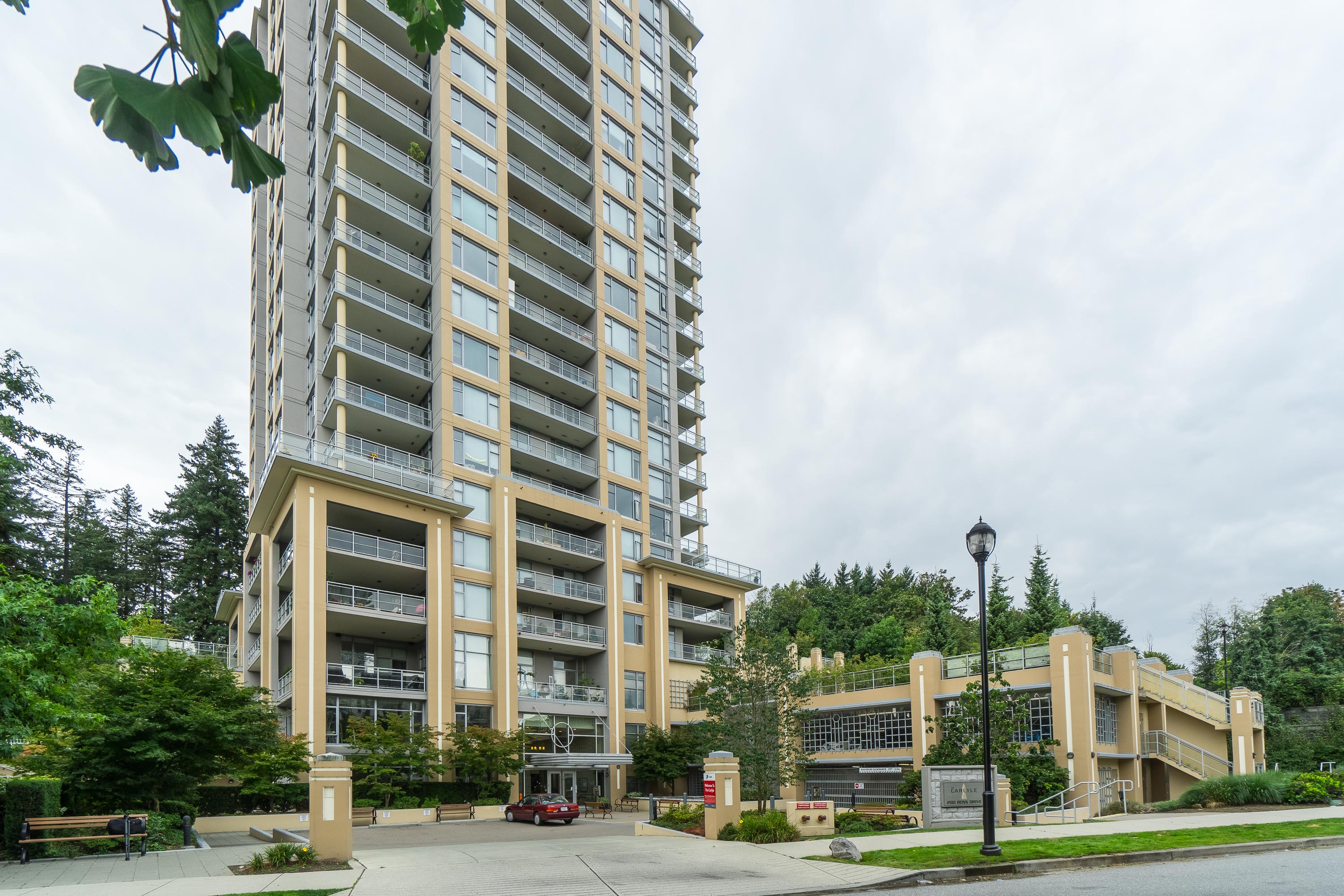 2203 - 280 Ross Drive, New Westminster