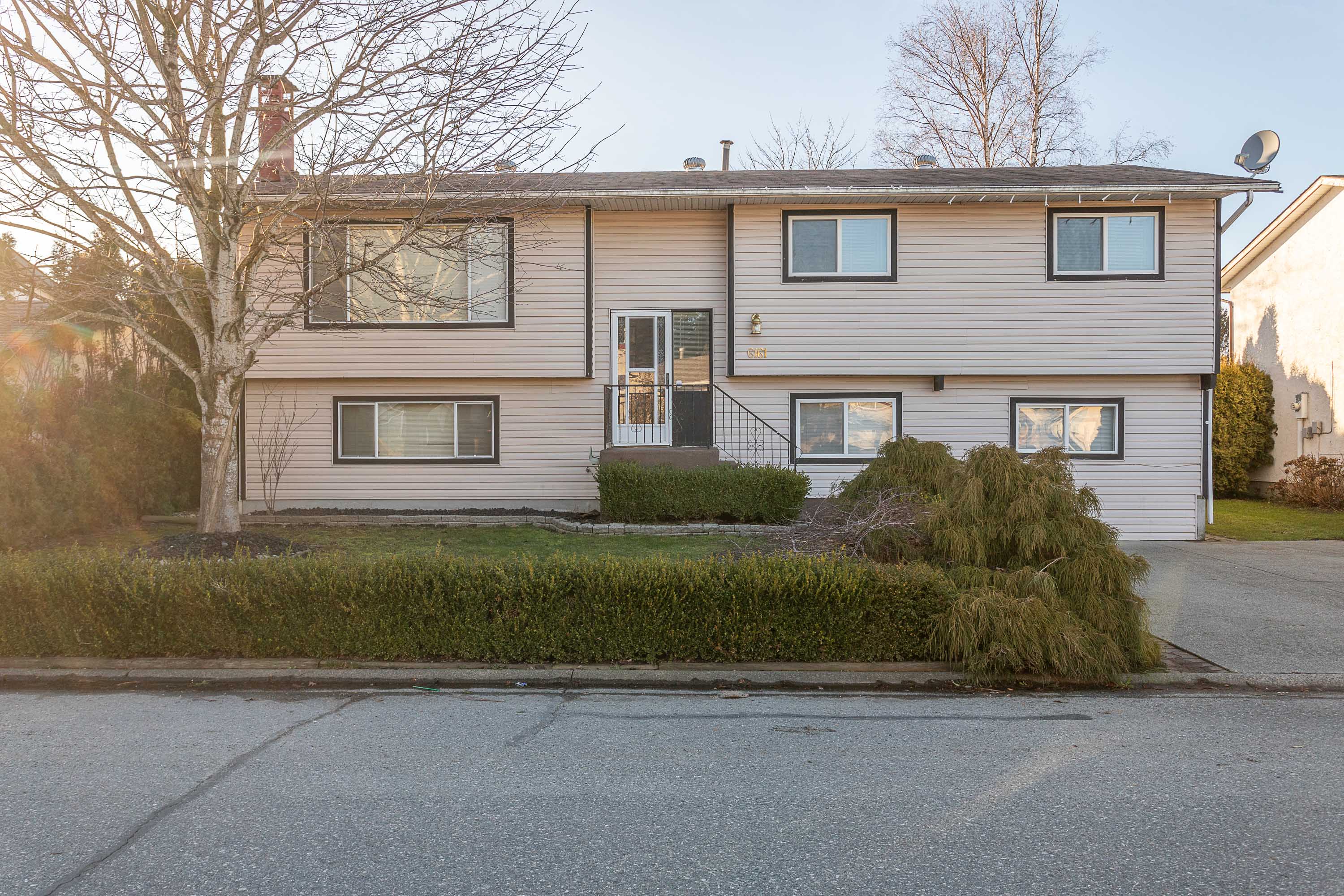 6161 Dundee Place, Chilliwack