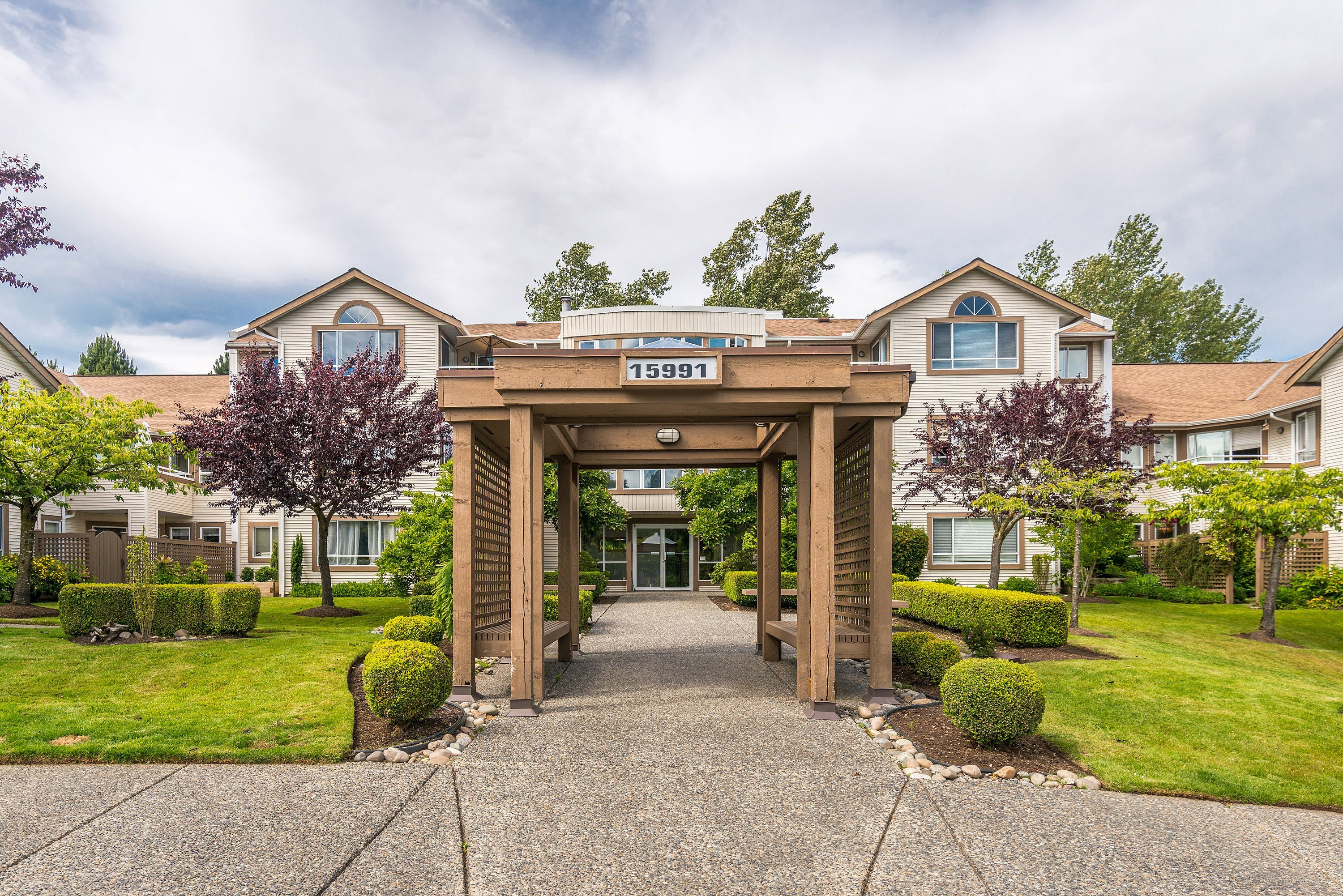 105 - 15991 Thrift Avenue, White Rock