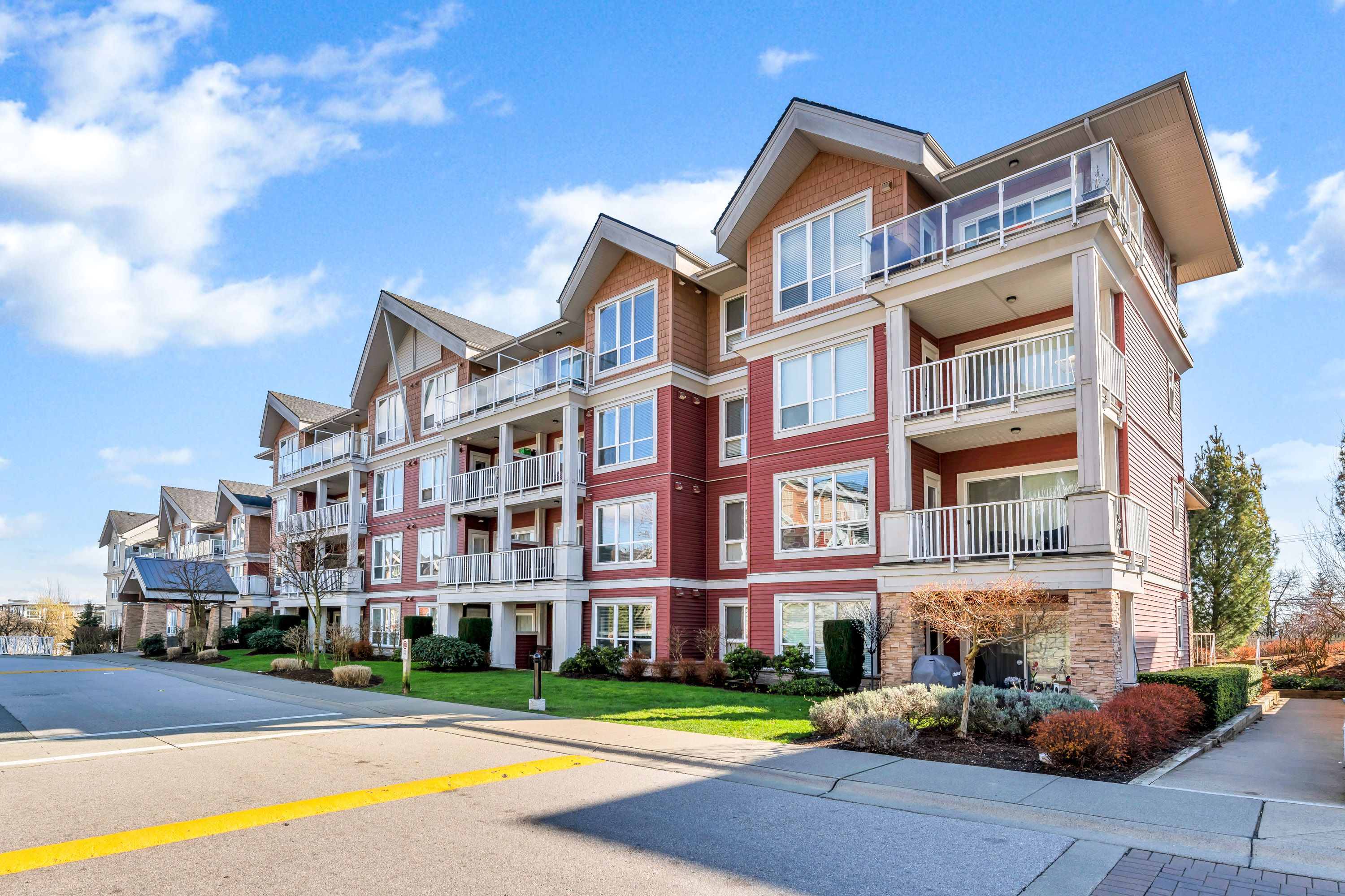 408 - 6440 194 Street, Surrey