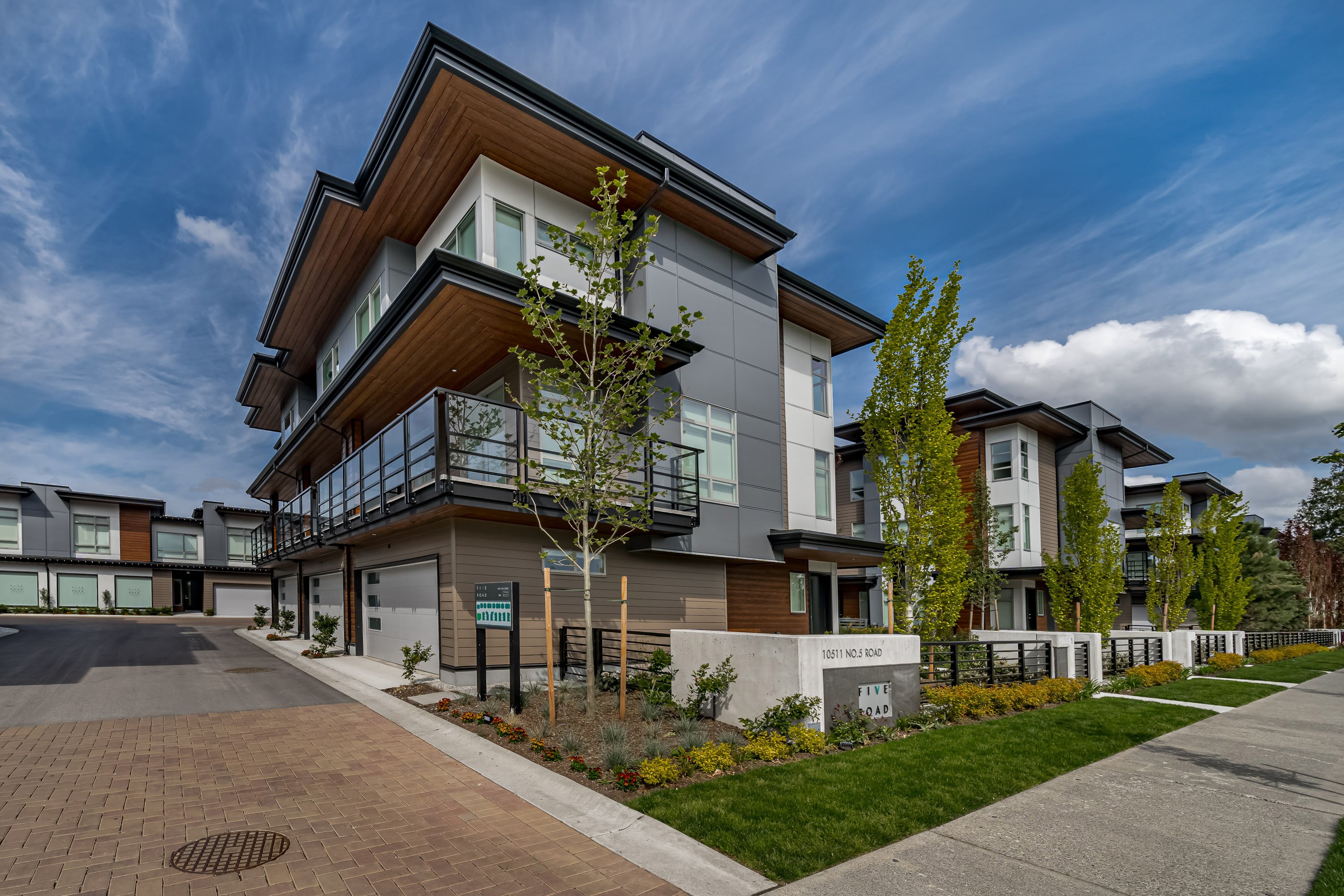10-10511-no-5-road-richmond-mls-r2453272-cotala-cross-media