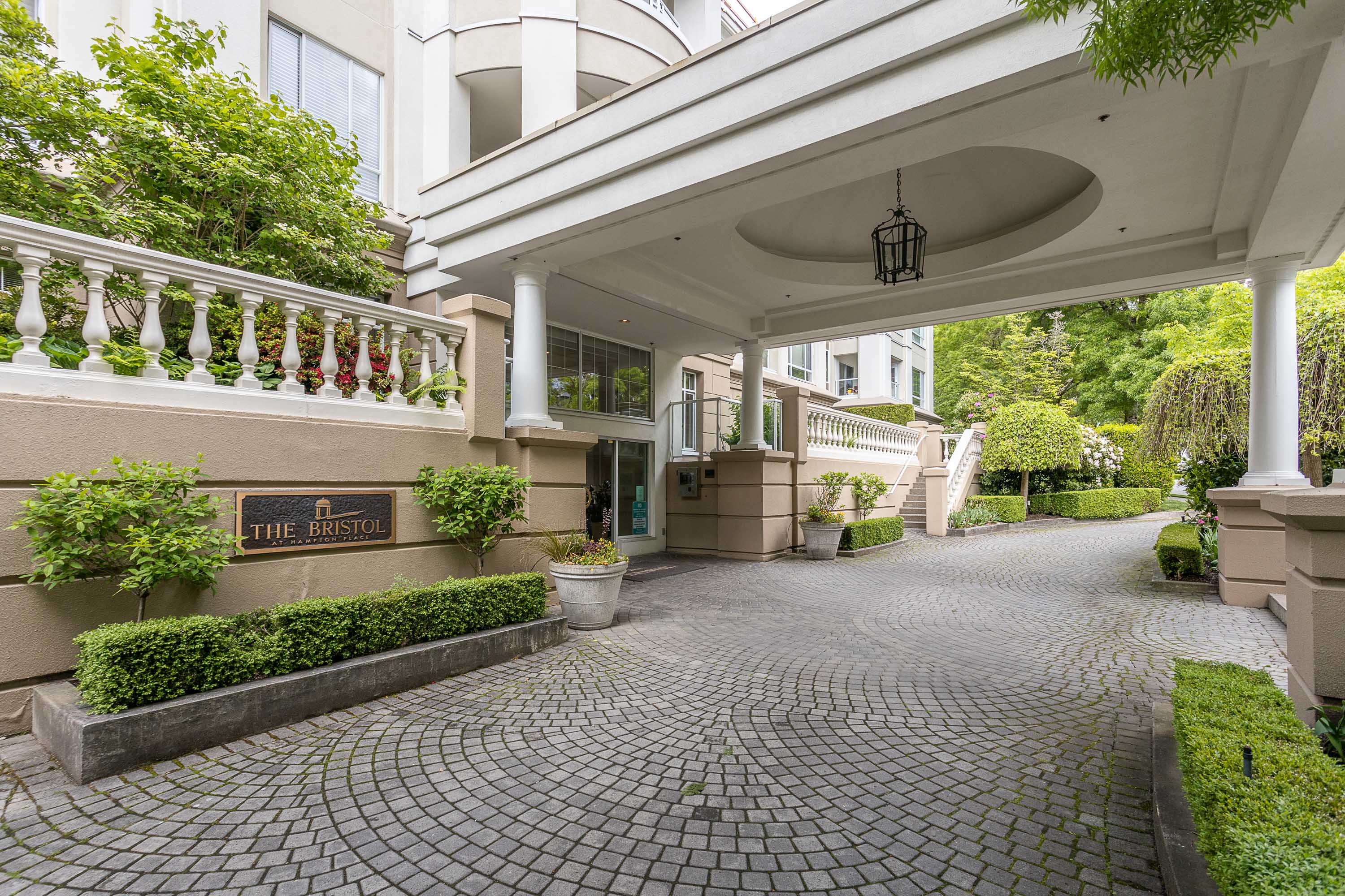 219 - 5735 Hampton Place, Vancouver