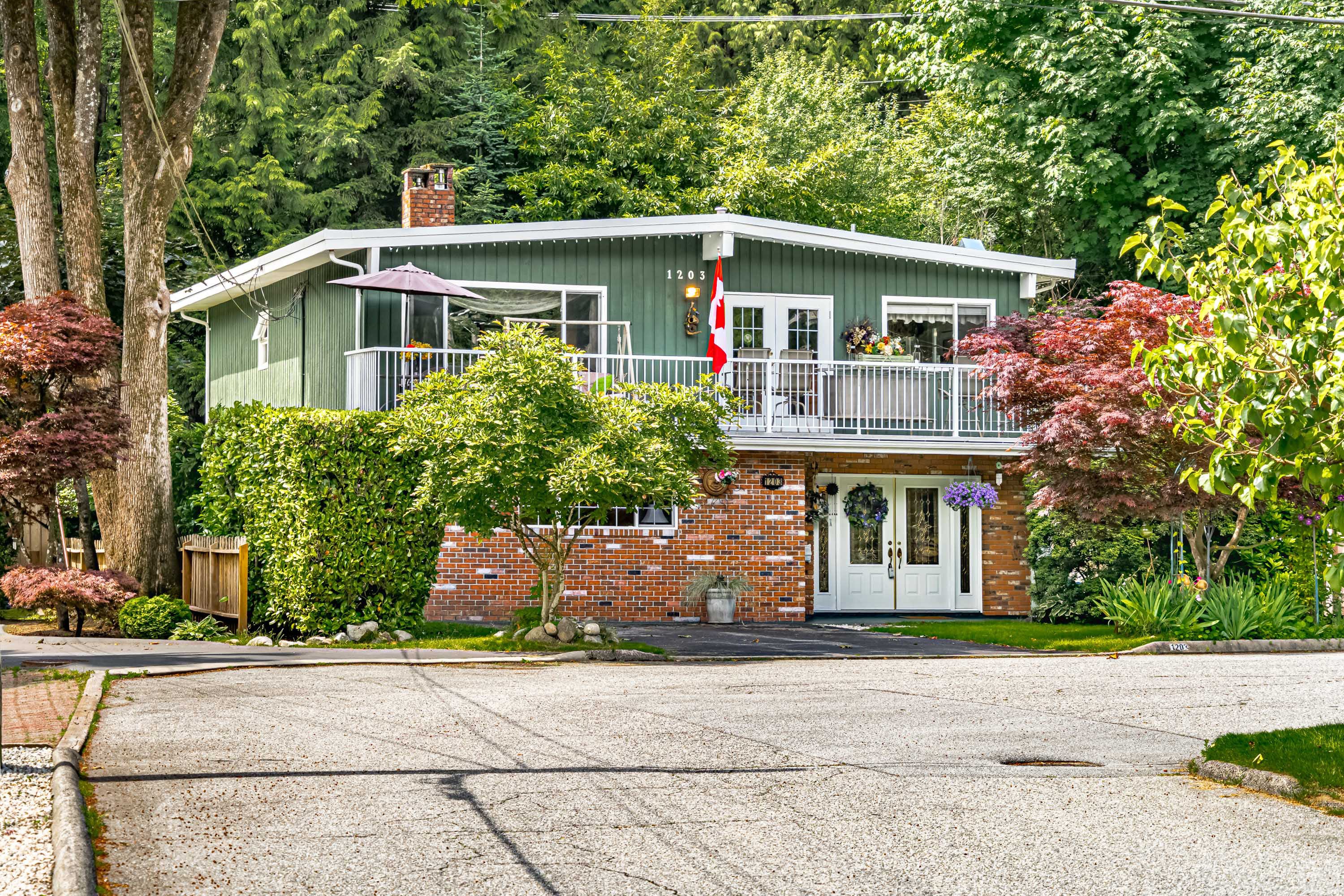 1203 Airlynn Place, North Vancouver