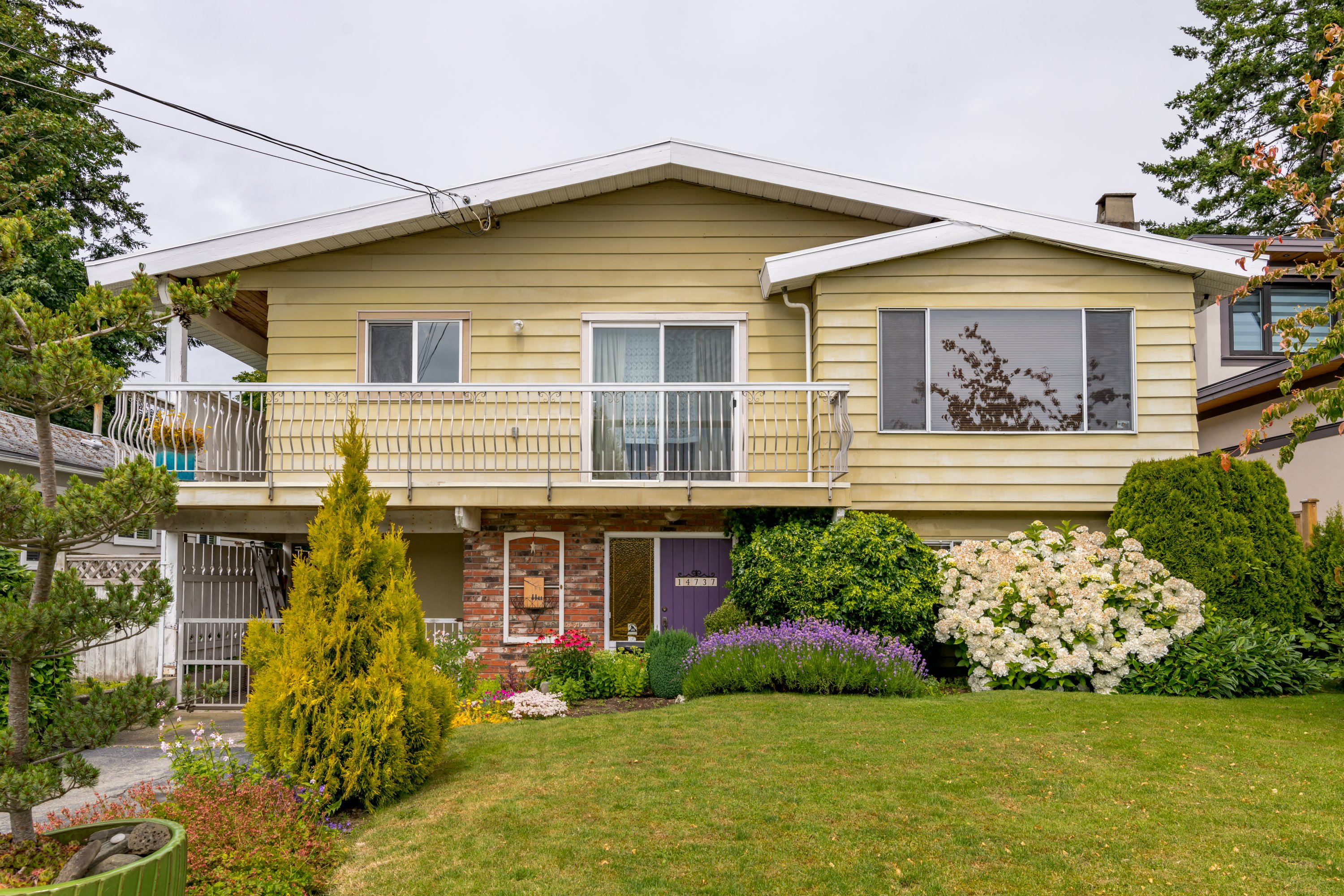 14737 Russell Avenue, White Rock