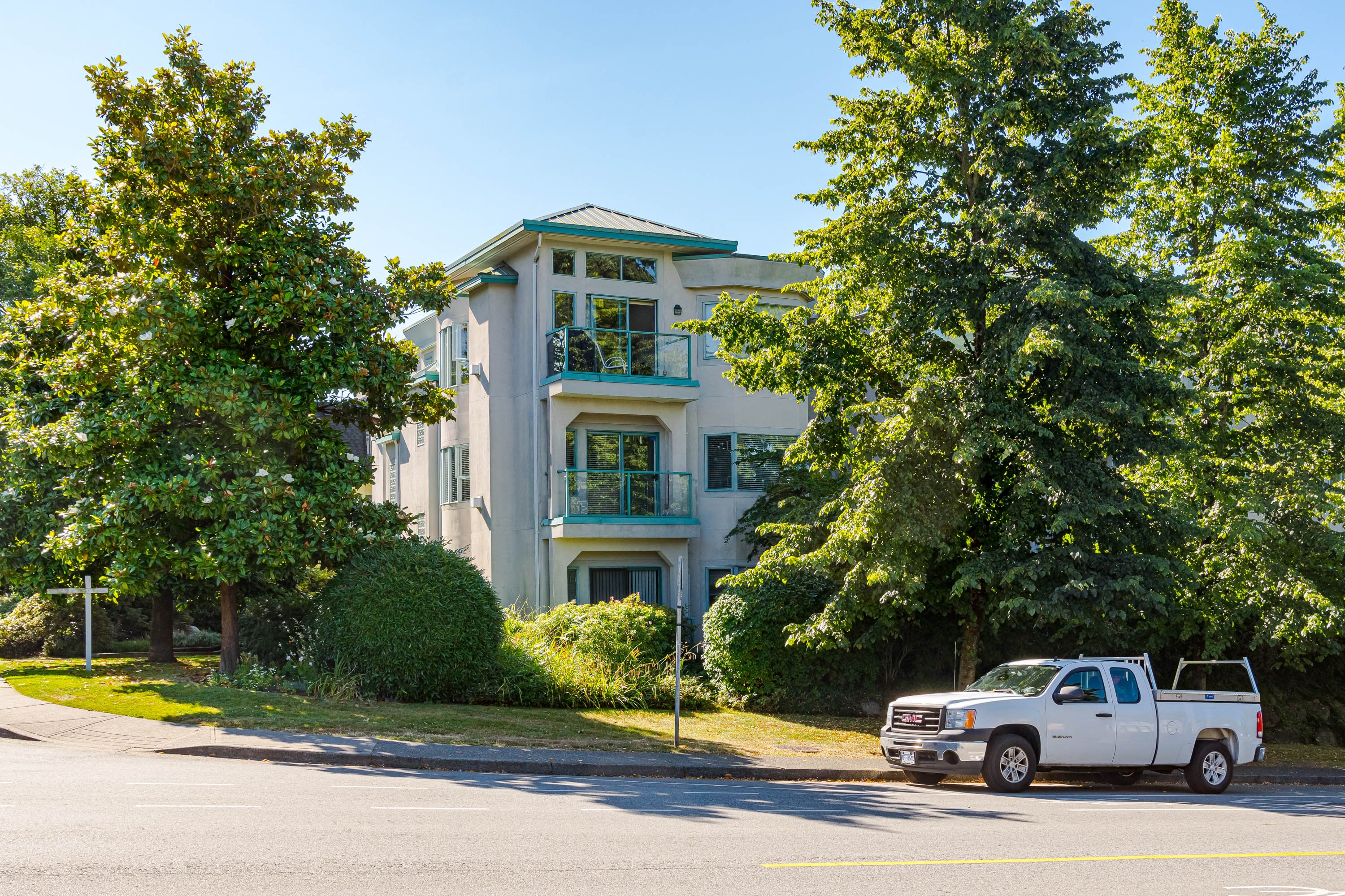 207 - 177 W 5th Street, North Vancouver
