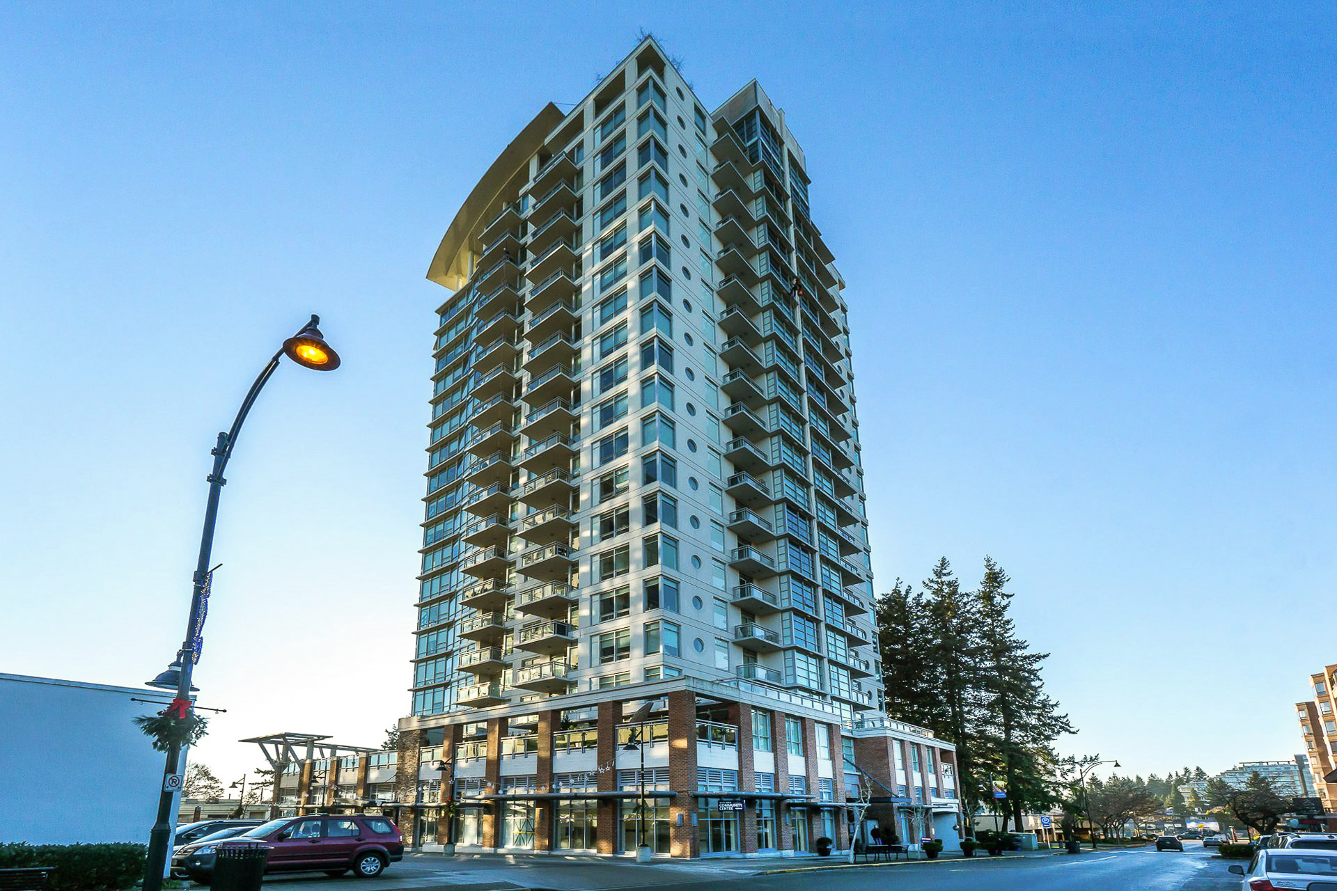 702 - 15152 Russell Avenue, White Rock