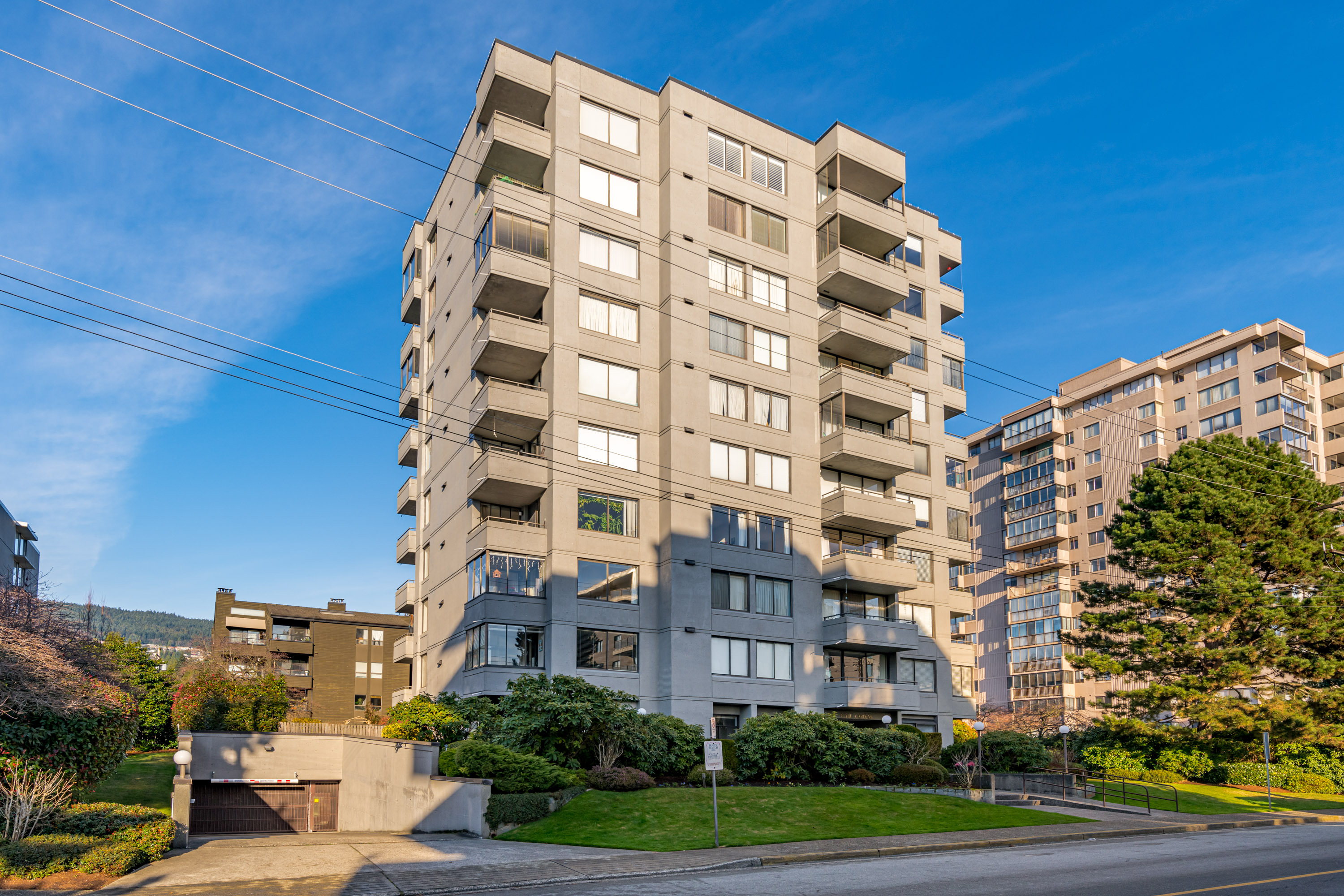 1002 - 1341 Clyde, West Vancouver