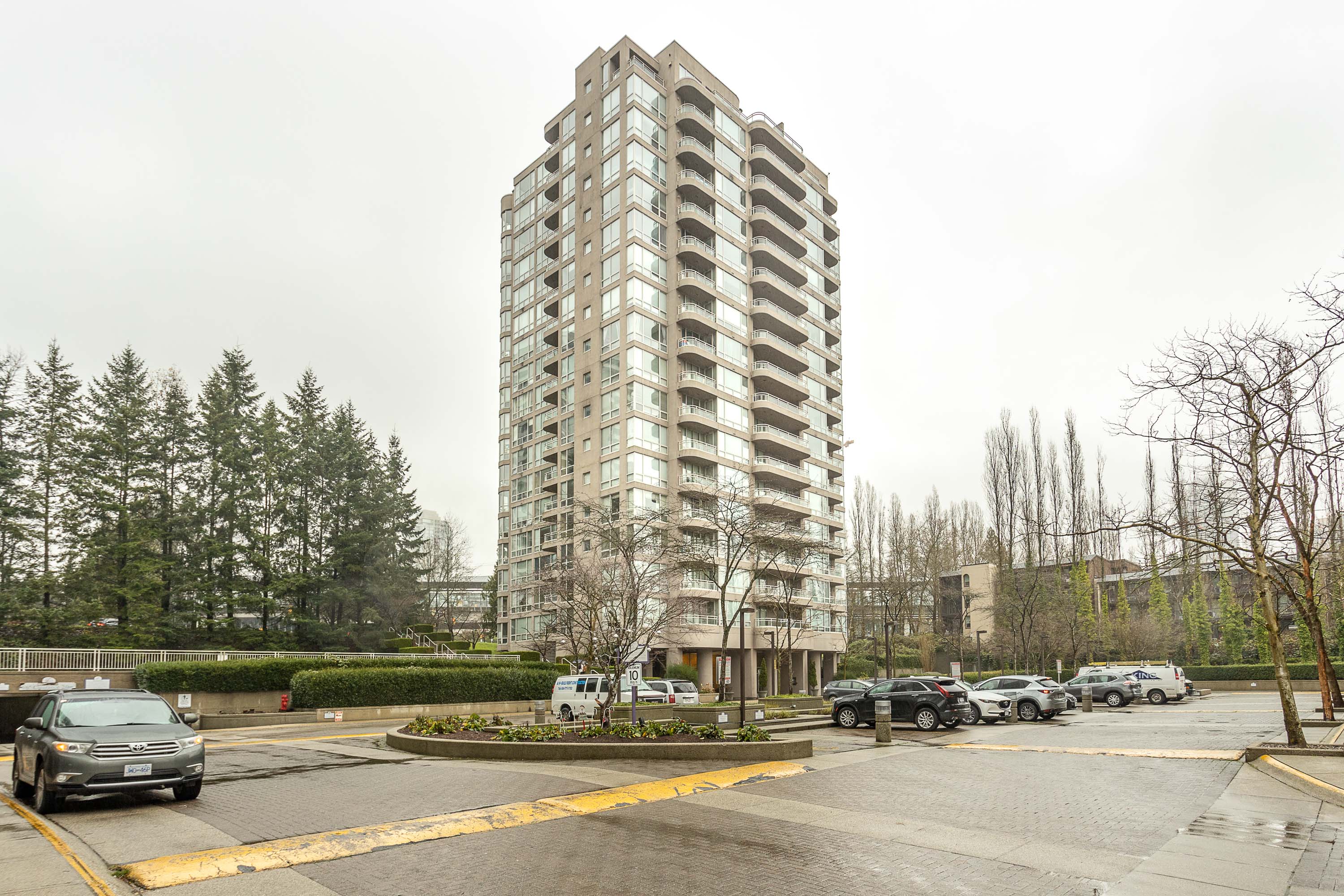 802 - 9633 Manchester Drive, Burnaby