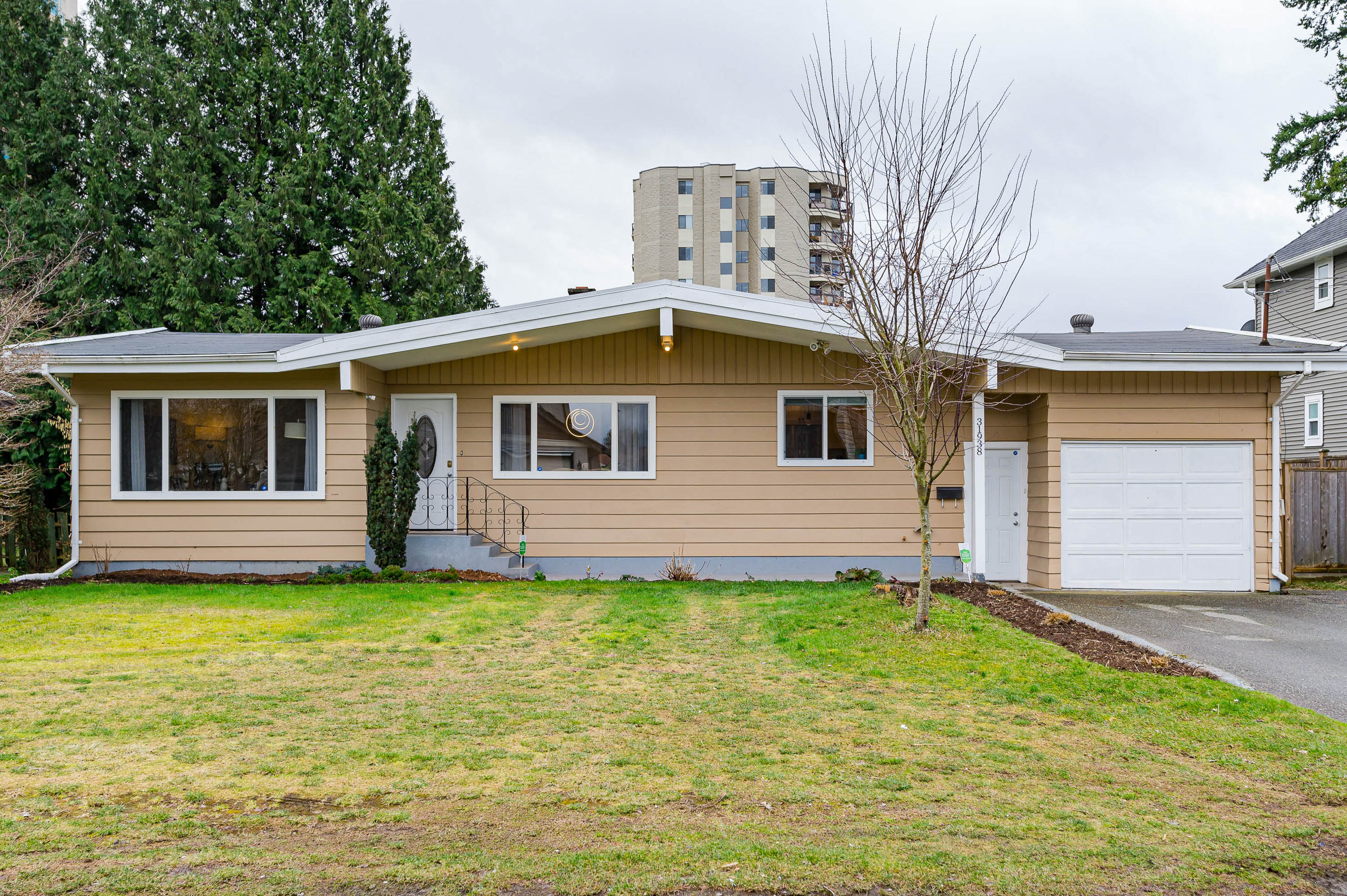 31938 Hopedale Avenue, Abbotsford