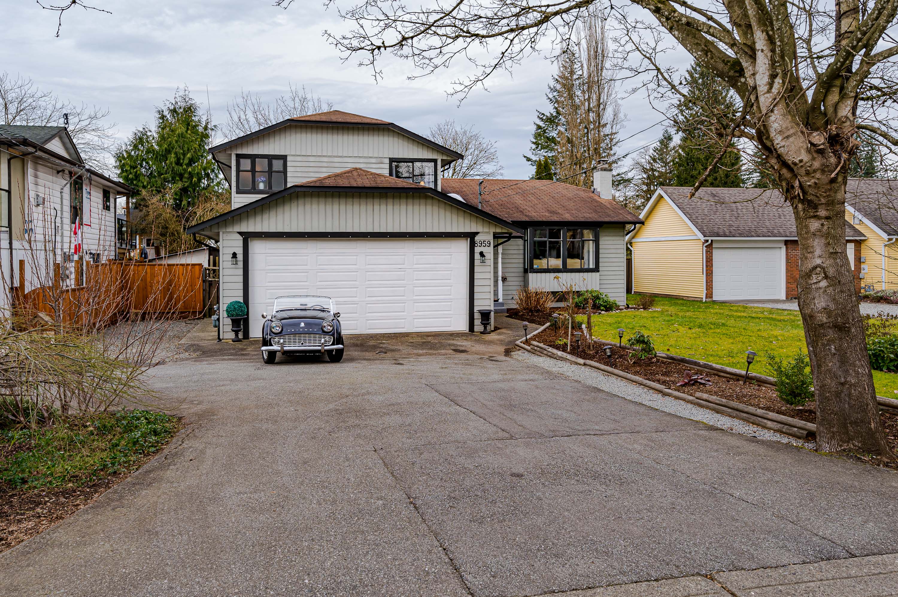 8959 Glover Road, Langley