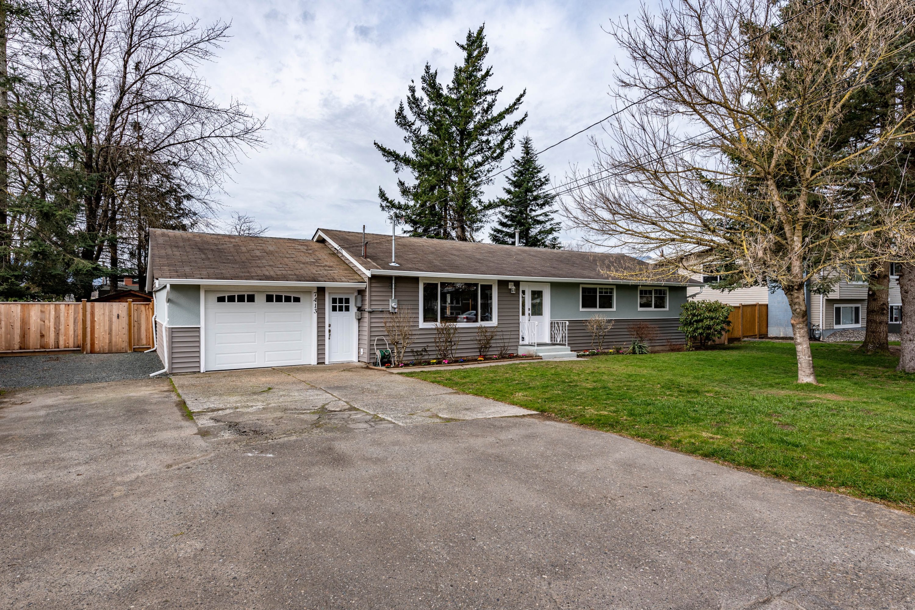 7413 Leary Crescent, Chilliwack