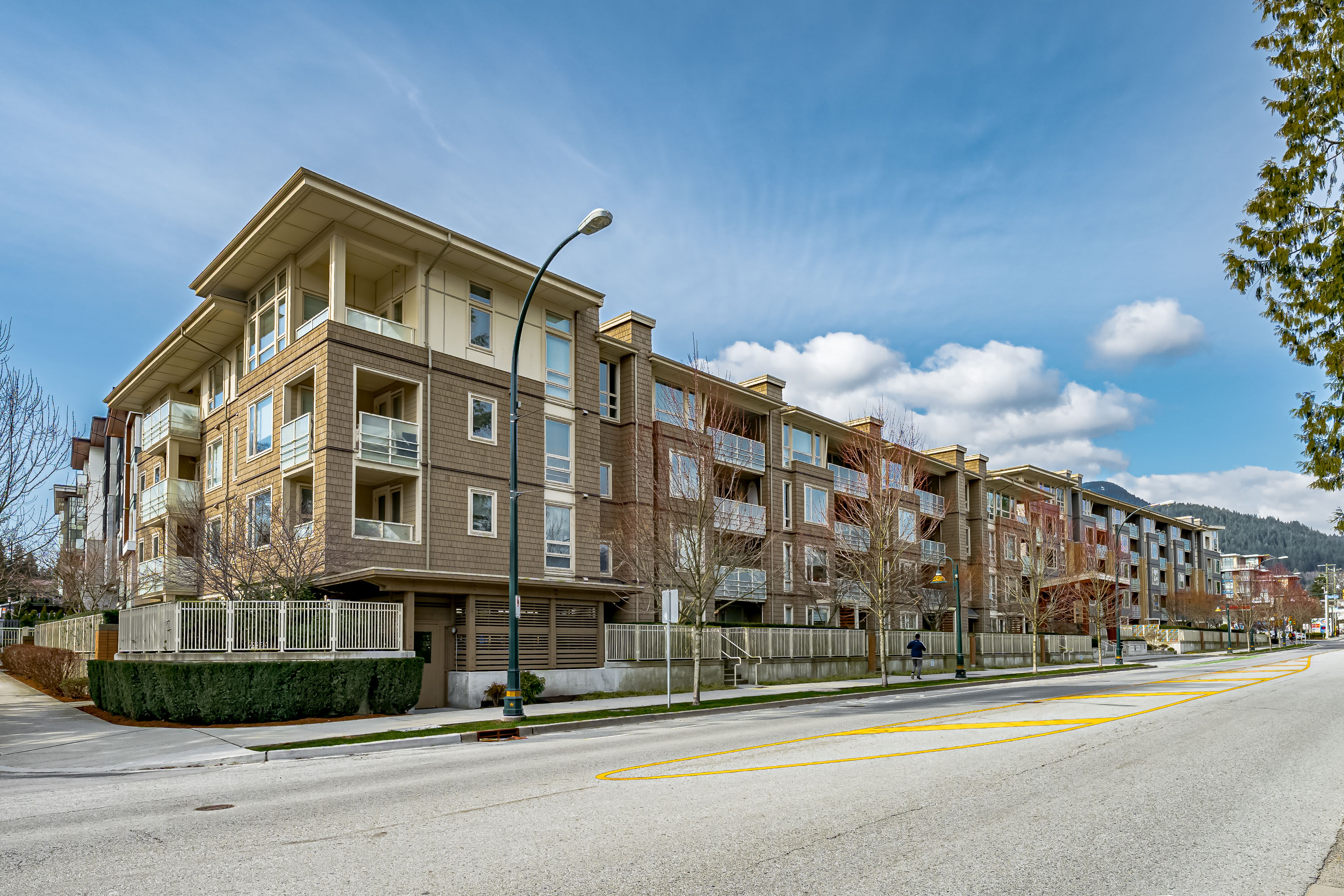 518 - 2665 Mountain Highway, North Vancouver