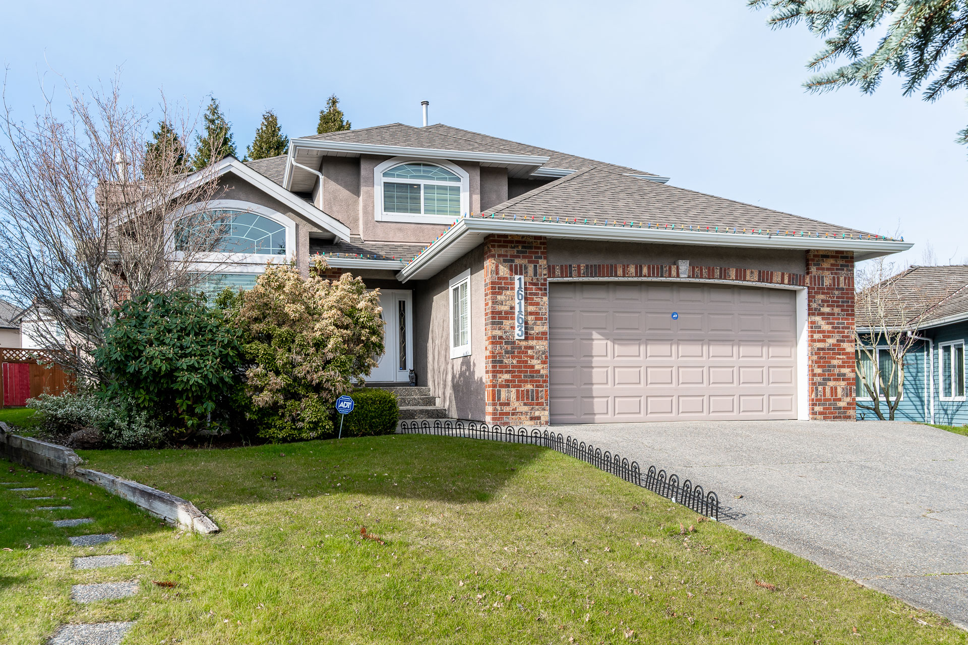 16163 10A Avenue, Surrey