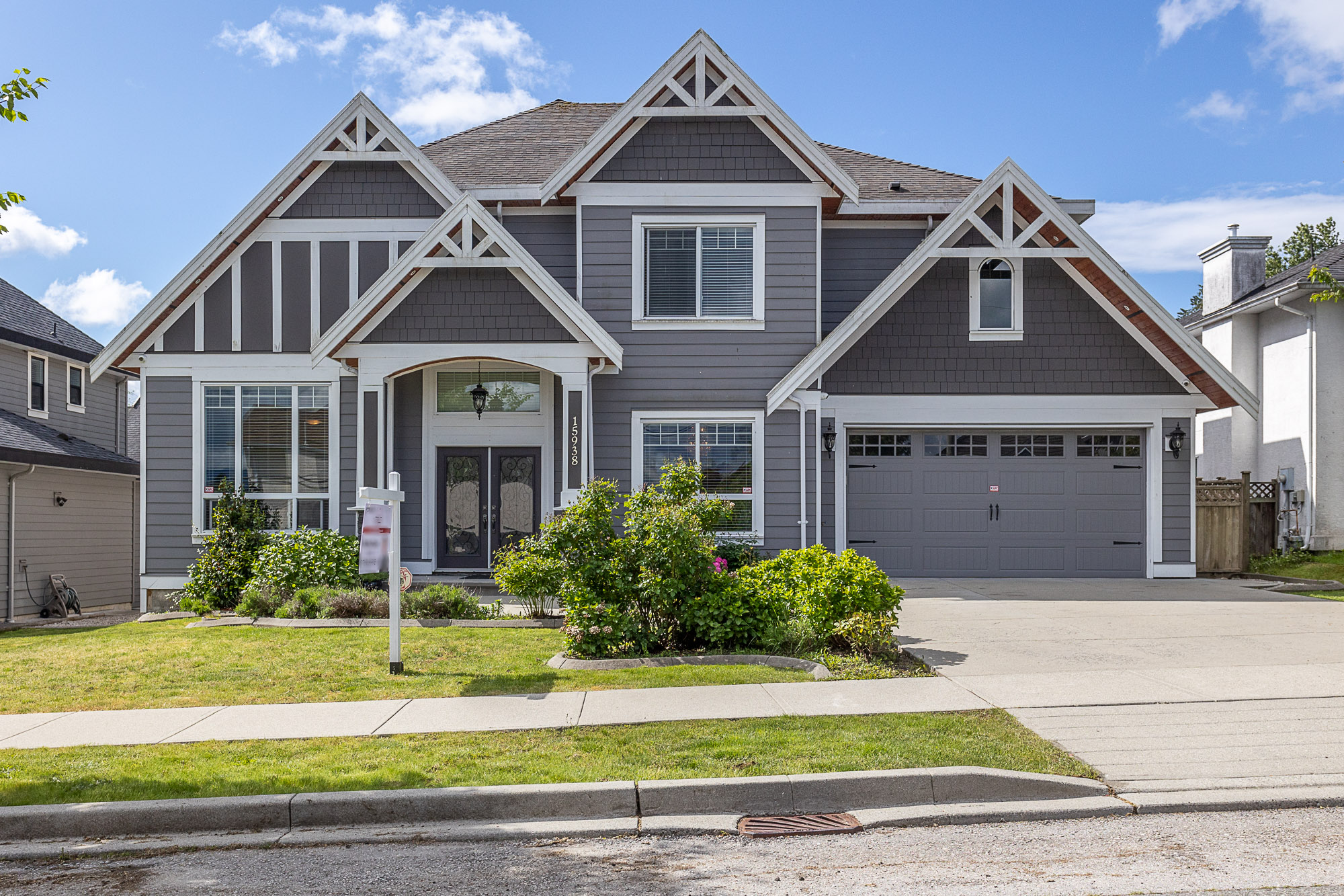 15938 99 Avenue, Surrey