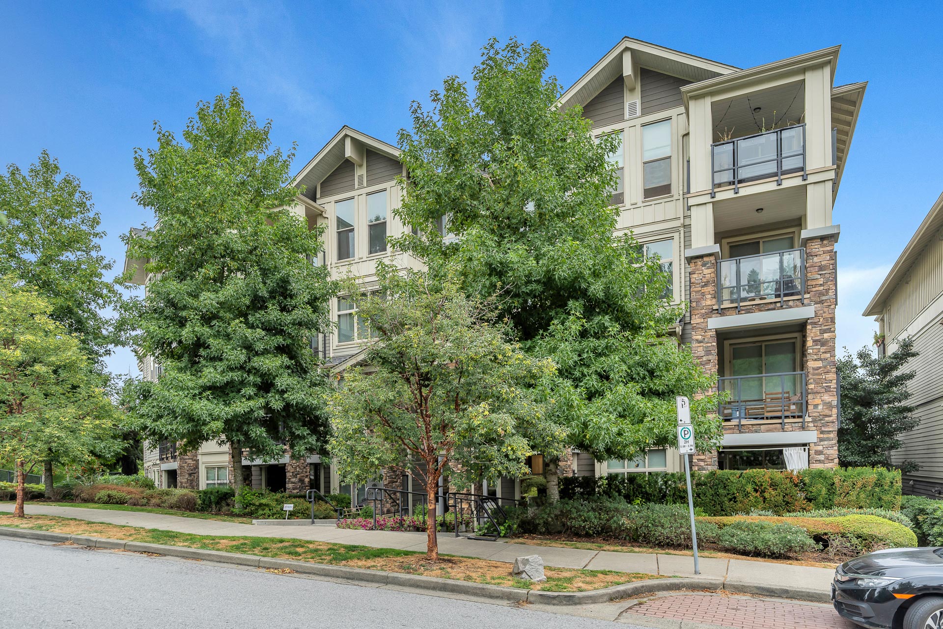 401 - 265 Ross Drive, New Westminster