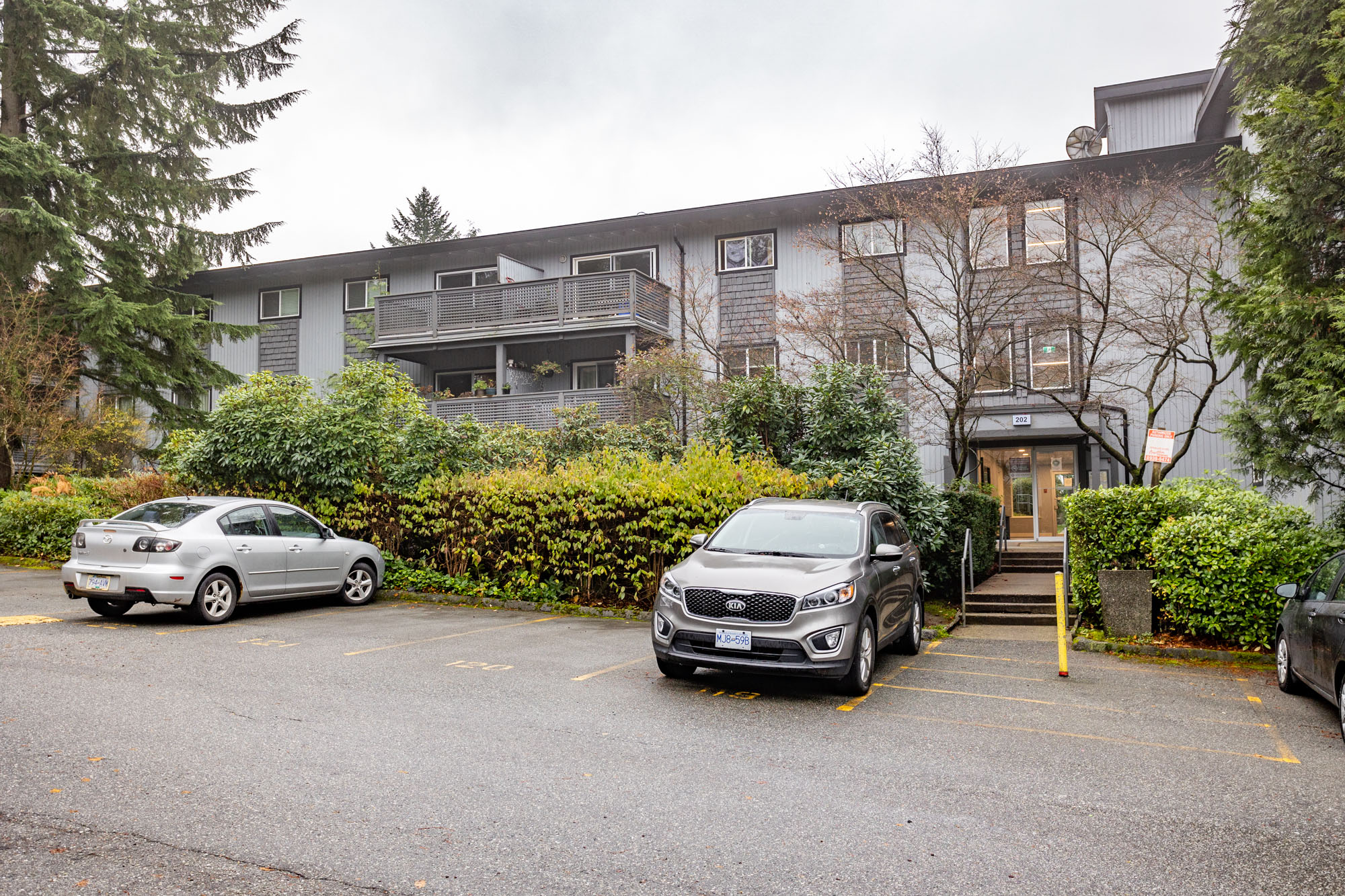 221 - 202 Westhill Place, Port Moody