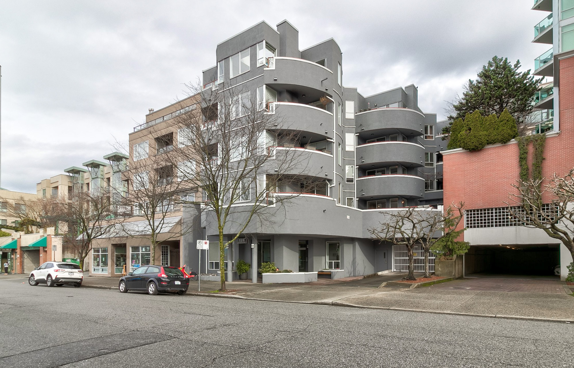 102 - 120 2 Avenue East, North Vancouver