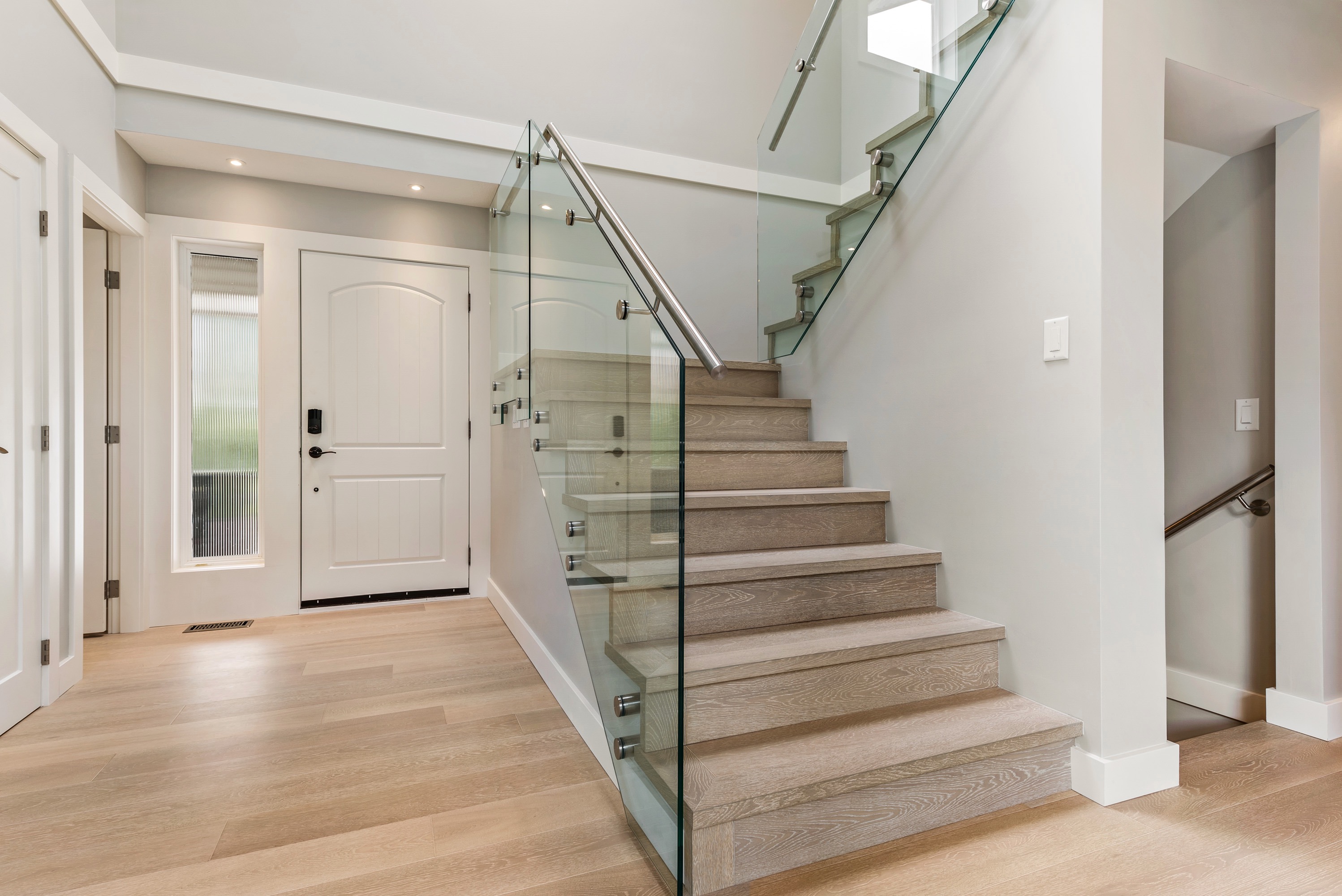21347 Lakeview Crescent, Hope