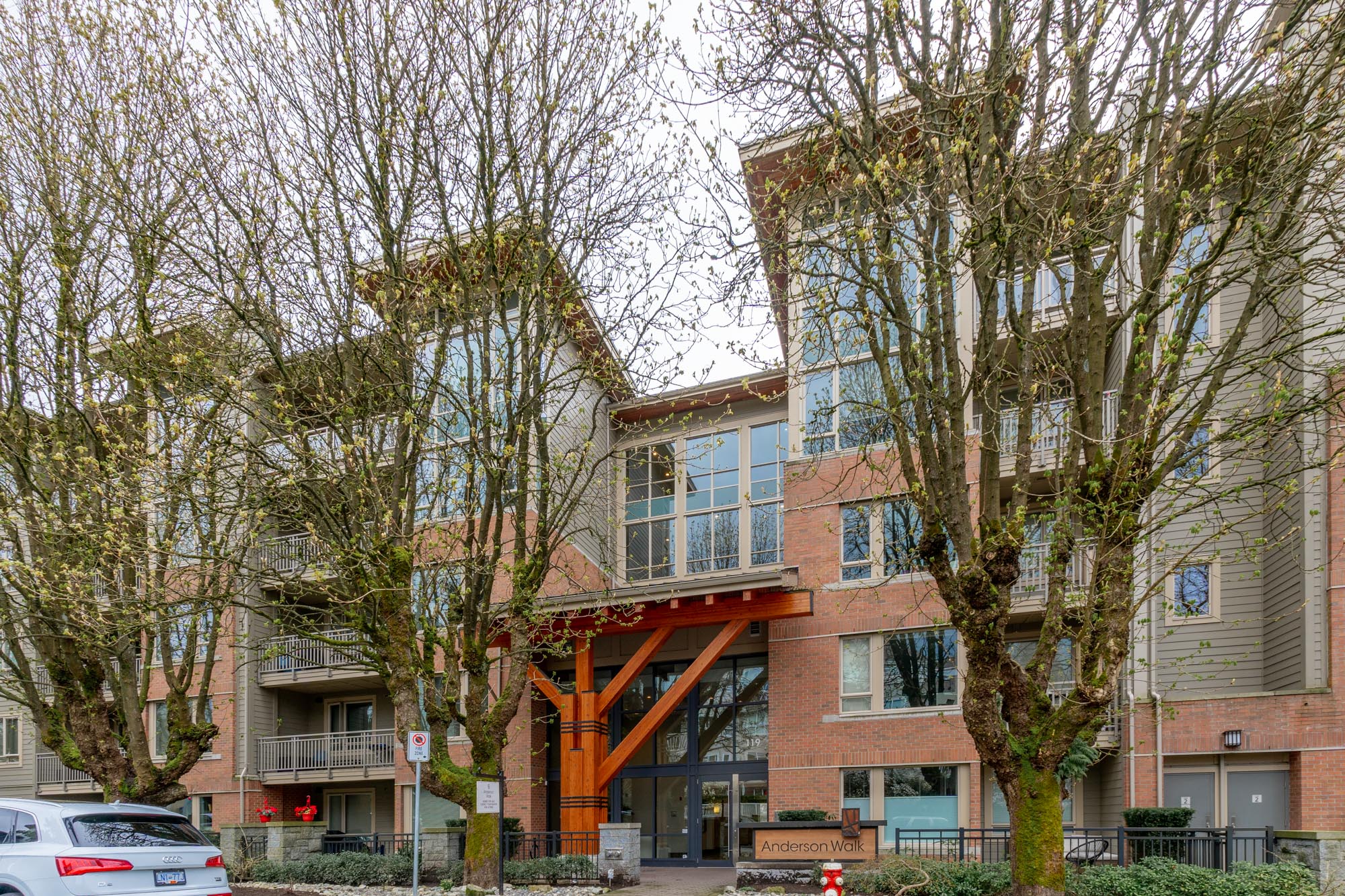 301 - 119 22 Avenue West, North Vancouver