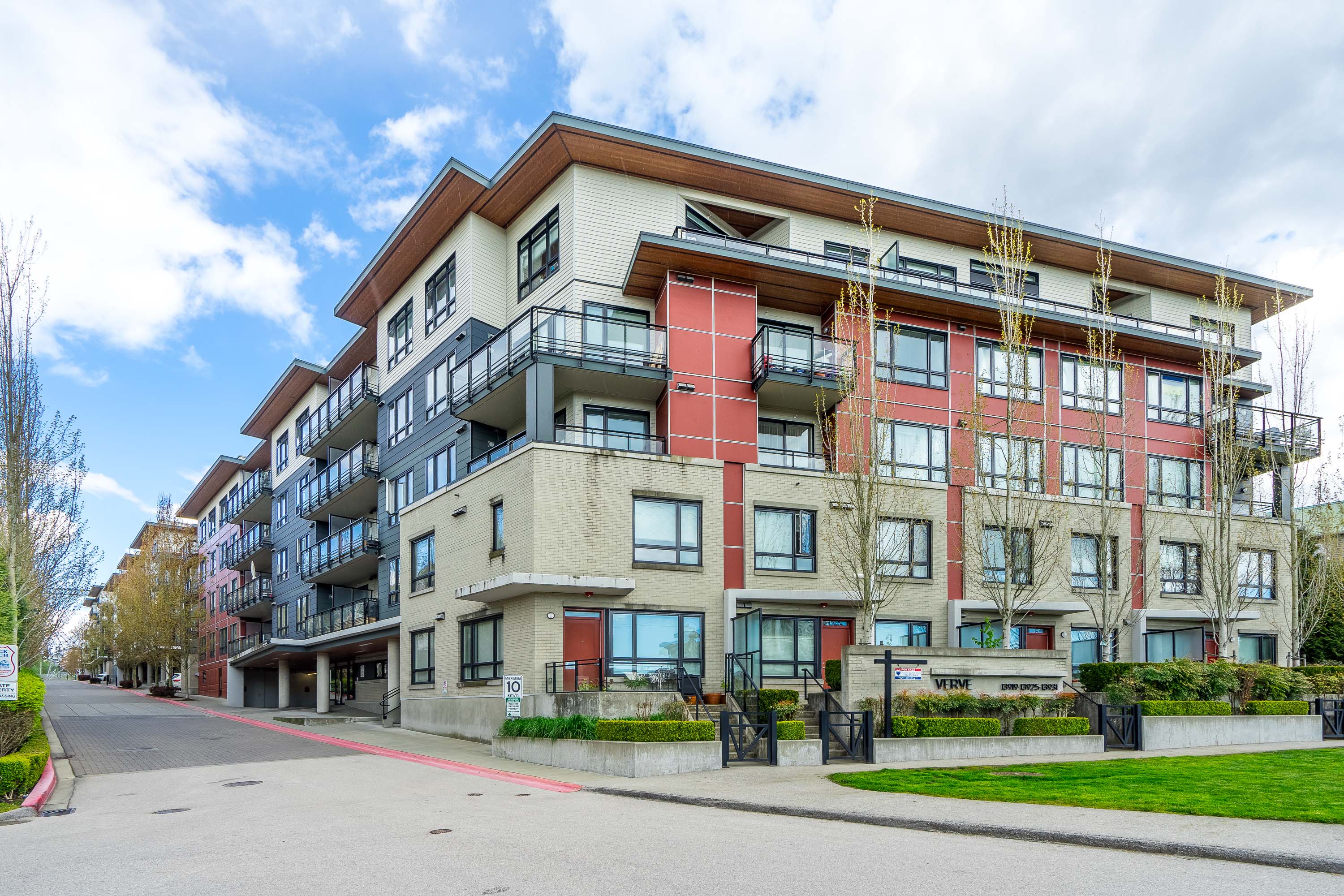 111 - 13925 Fraser Highway, Surrey