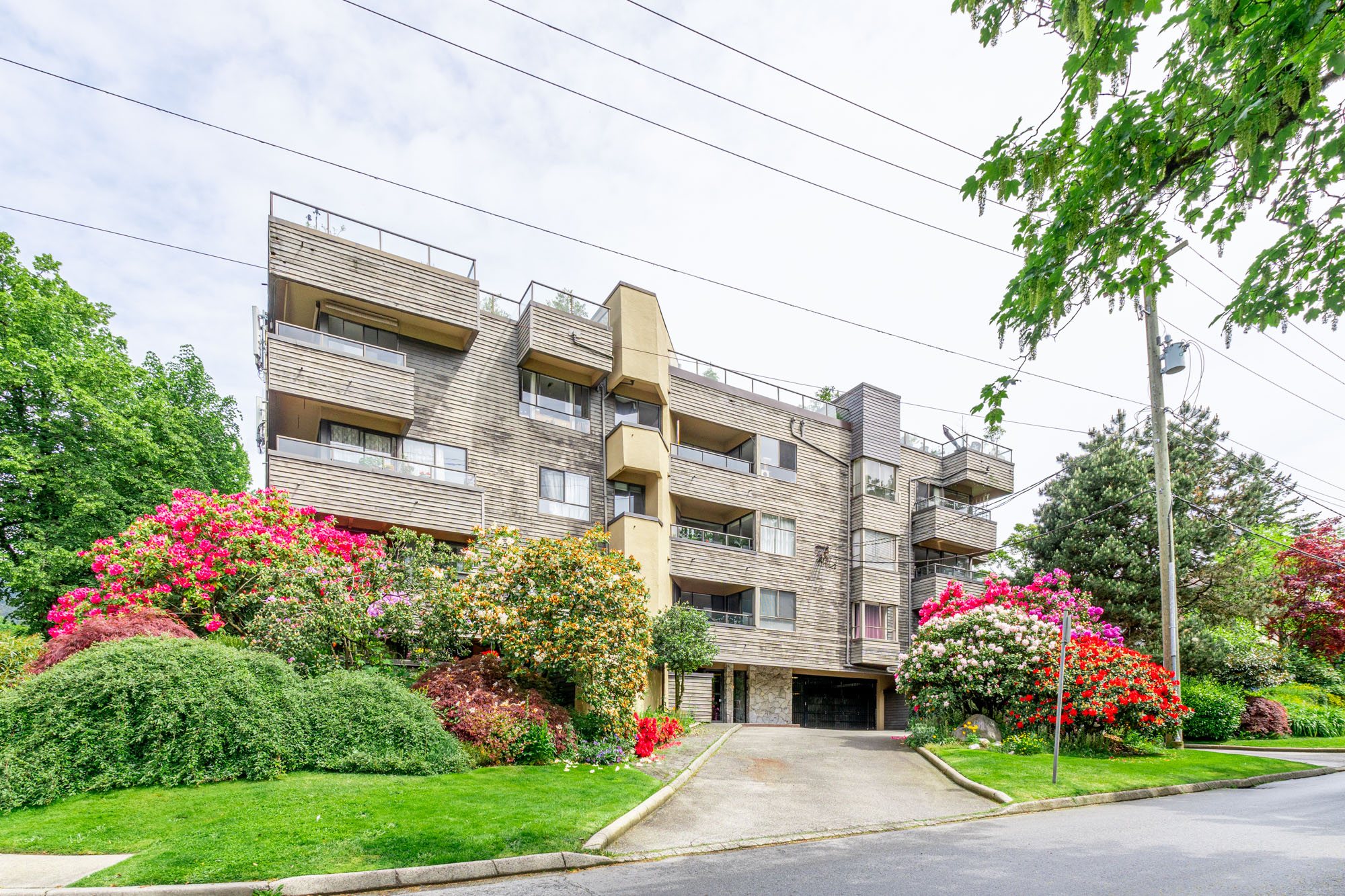 404 - 114 East Windsor Road, North Vancouver