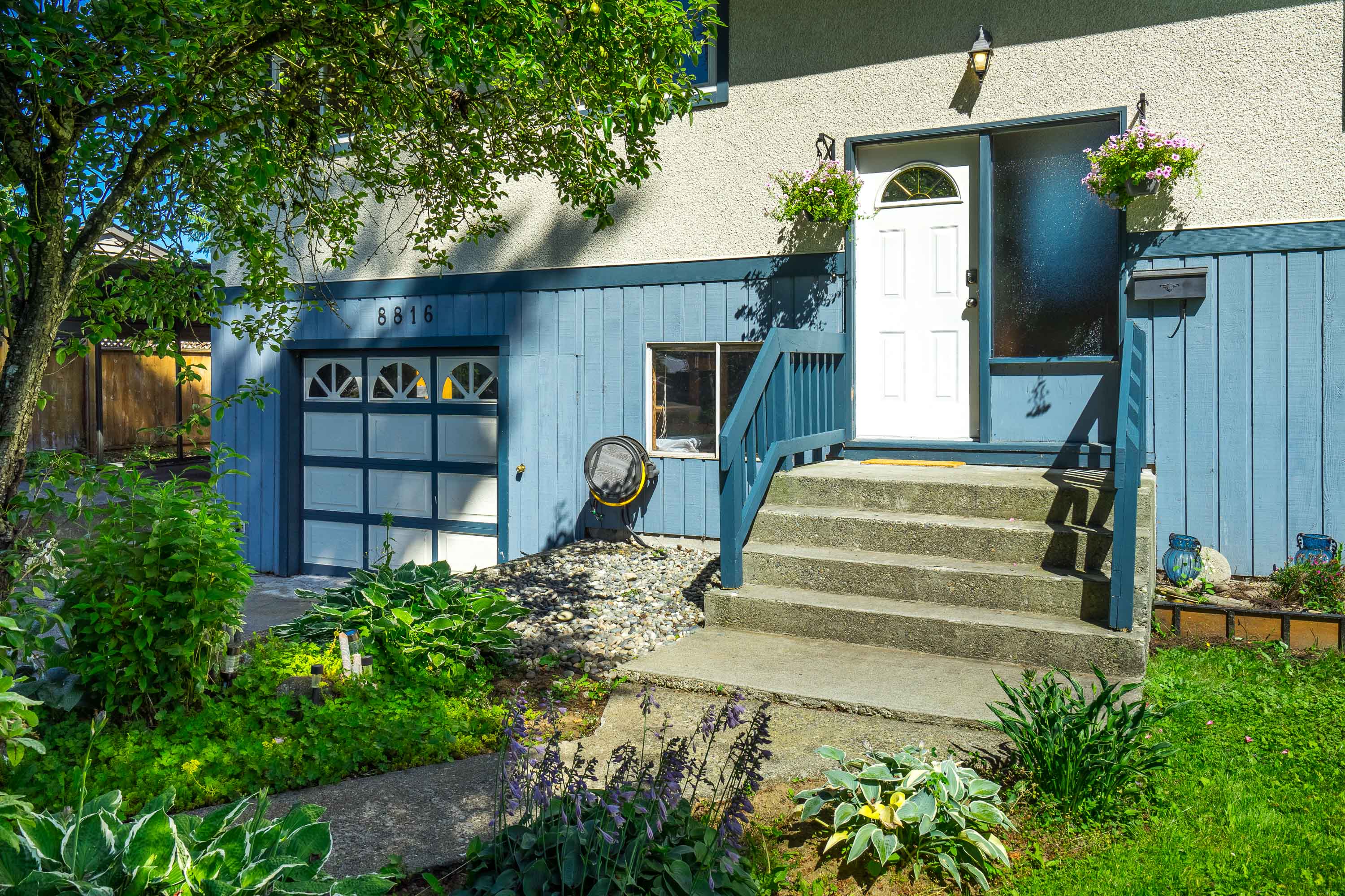 8816 Nash Street, Langley