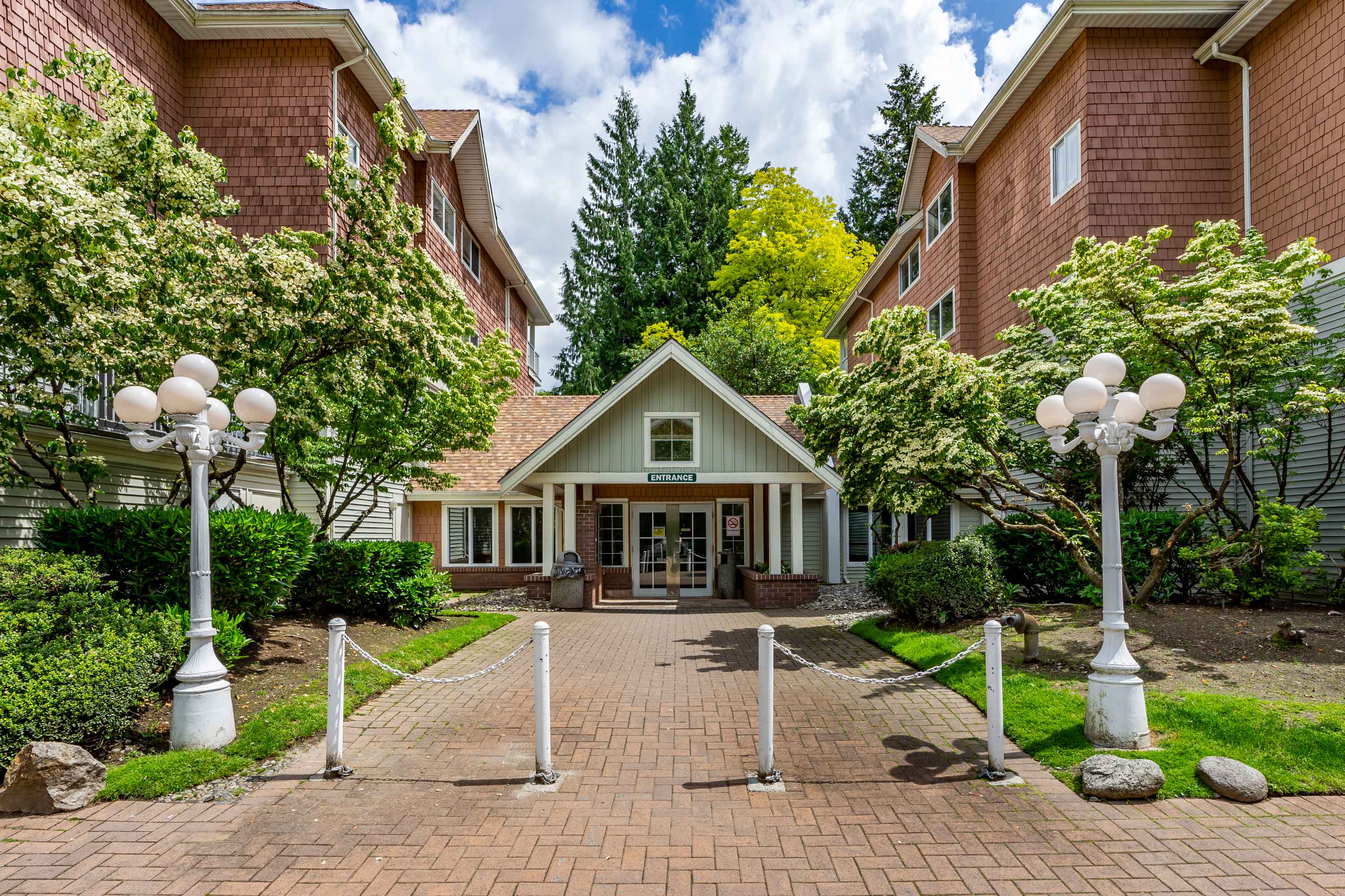 401 - 9650 148 Street, Surrey
