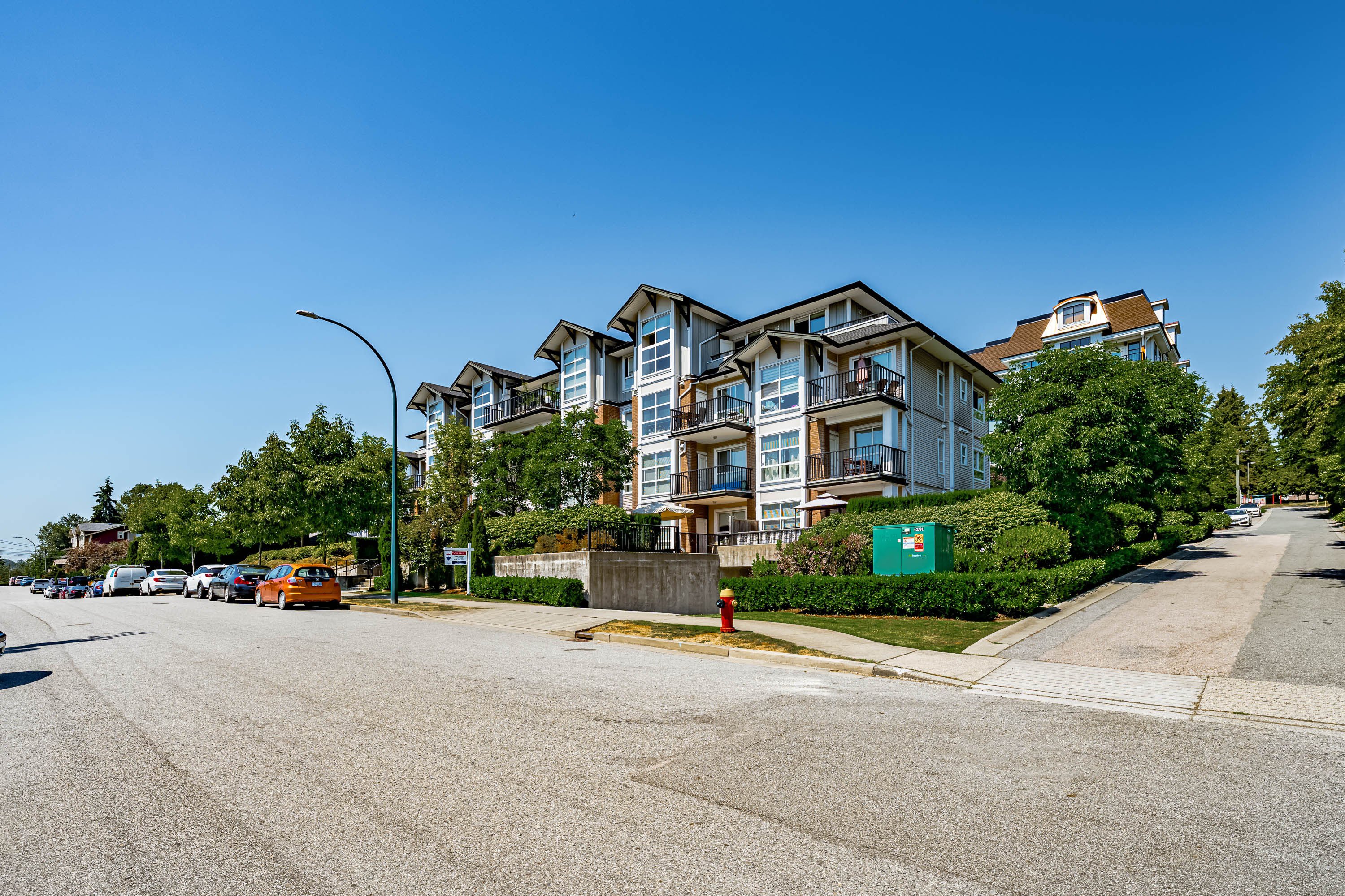 201 - 827 Roderick Avenue, Coquitlam