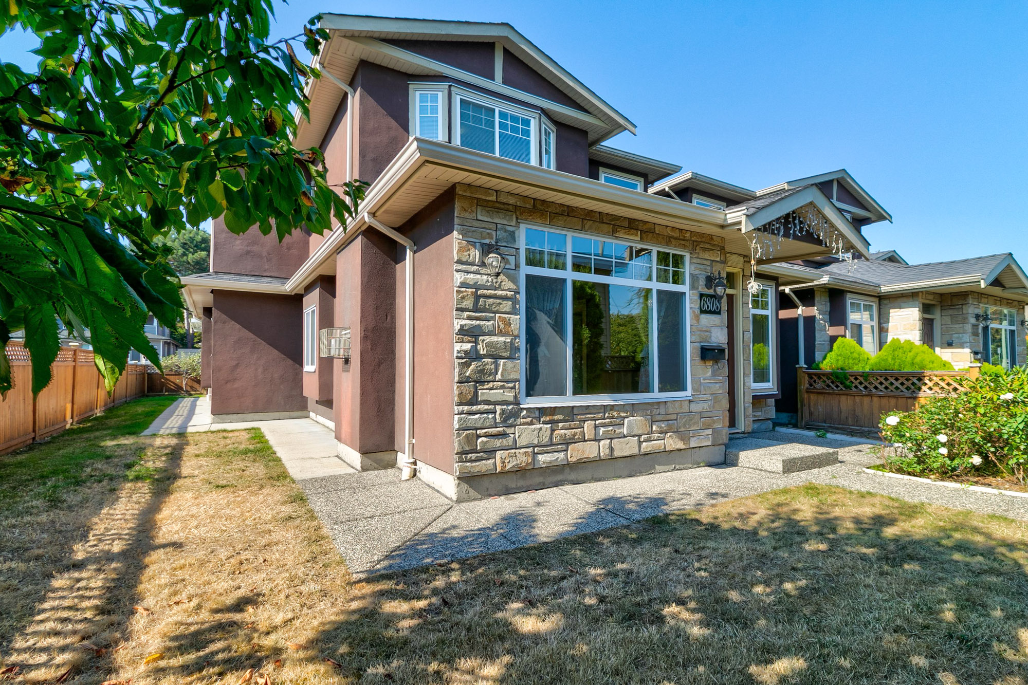 6808 Dunnedin Street, Burnaby