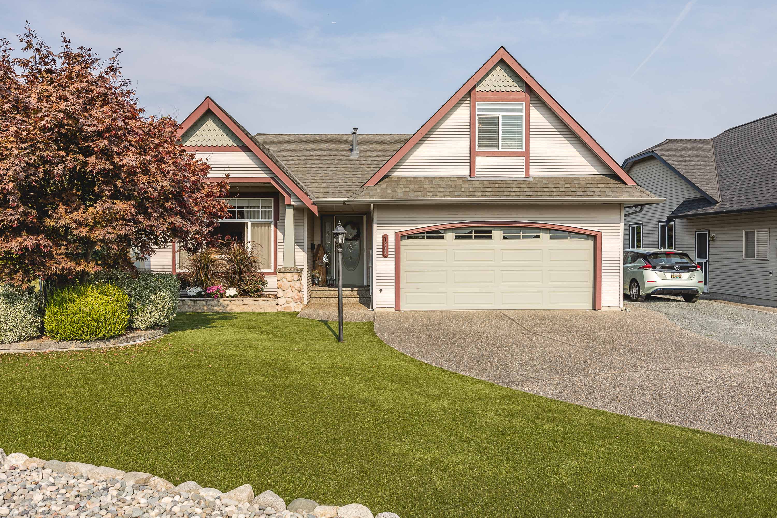 7269 Bluejay Place, Chilliwack