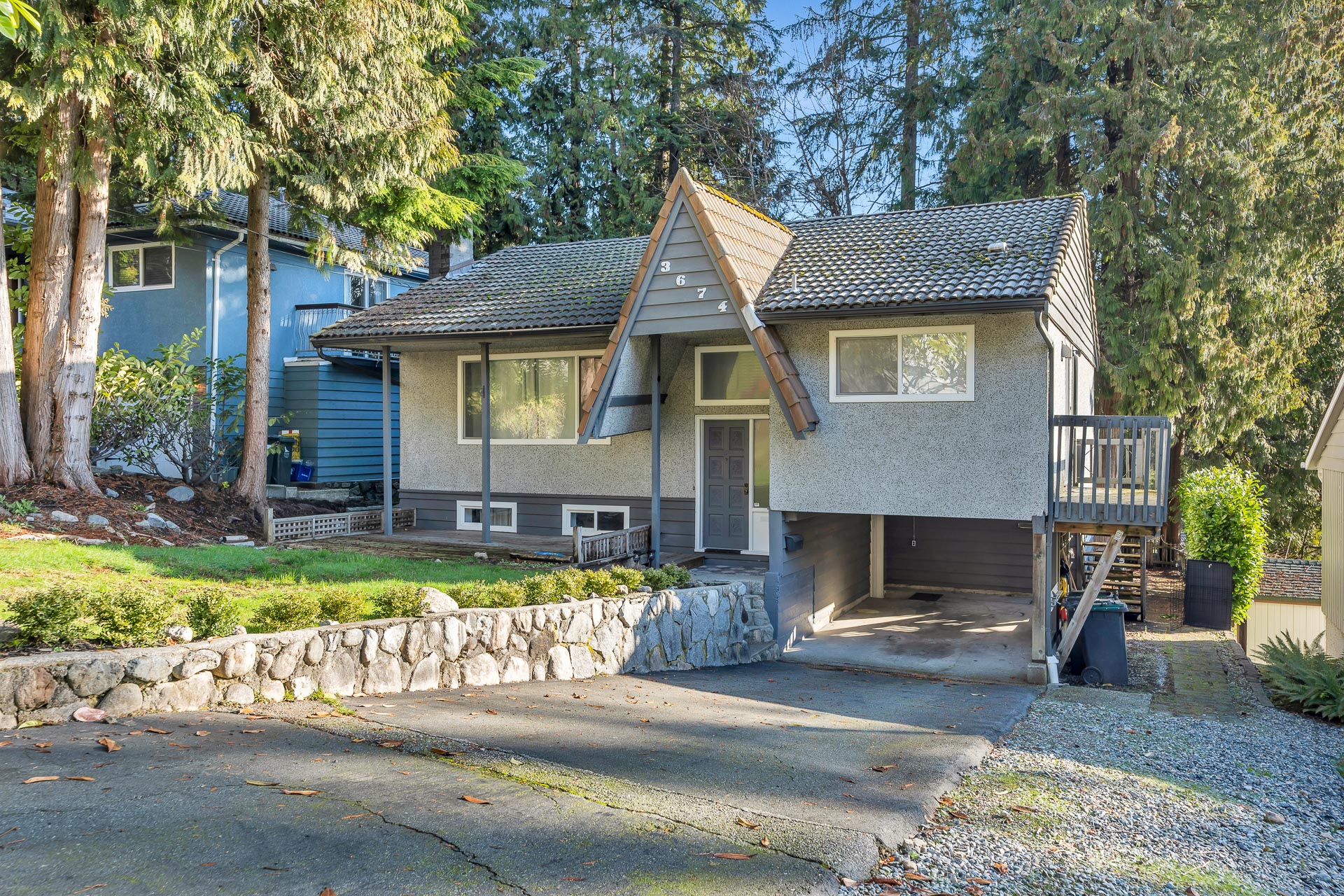 3674 Sykes Road, North Vancouver