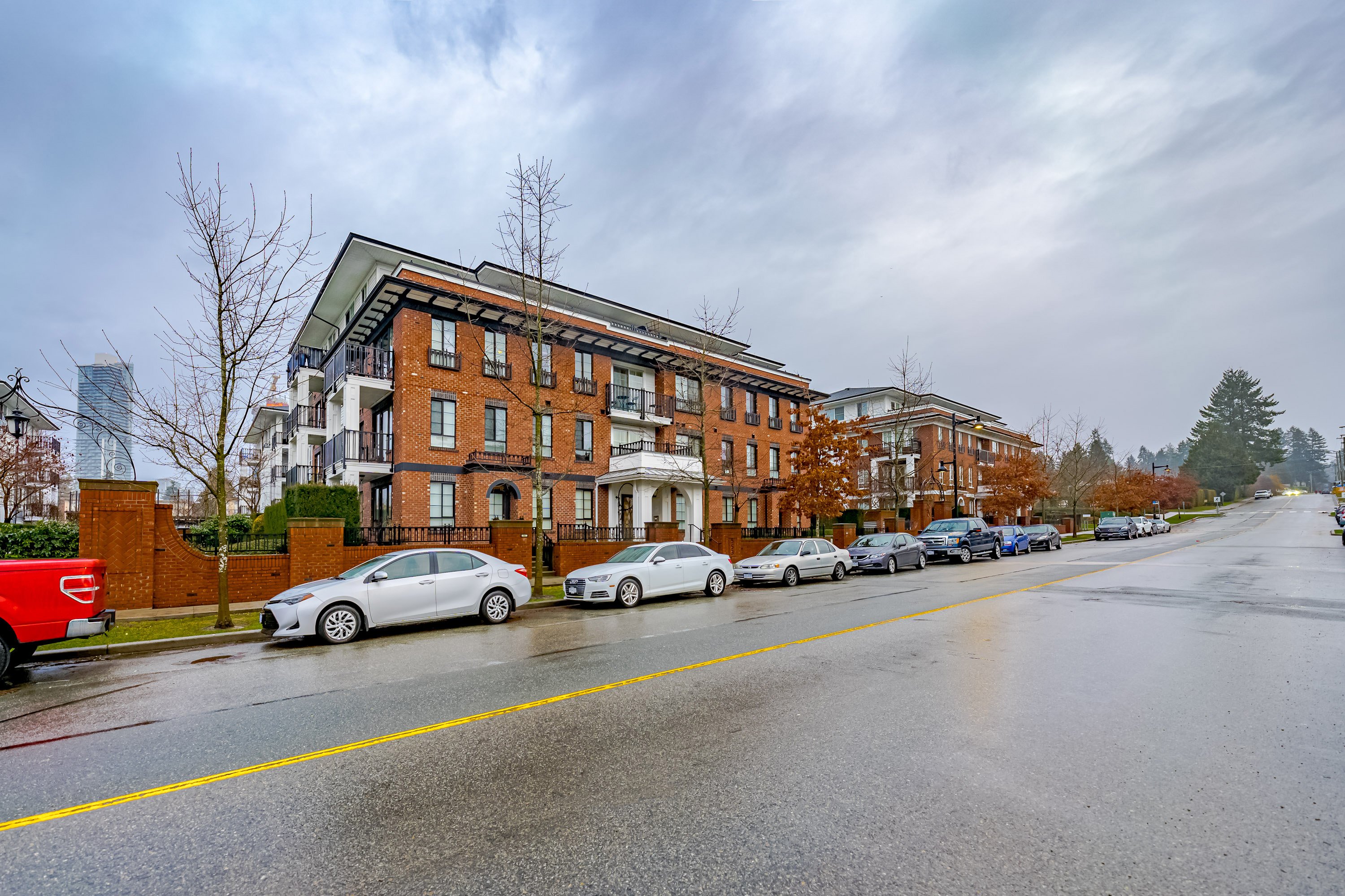 410 - 553 Foster Avenue, Coquitlam