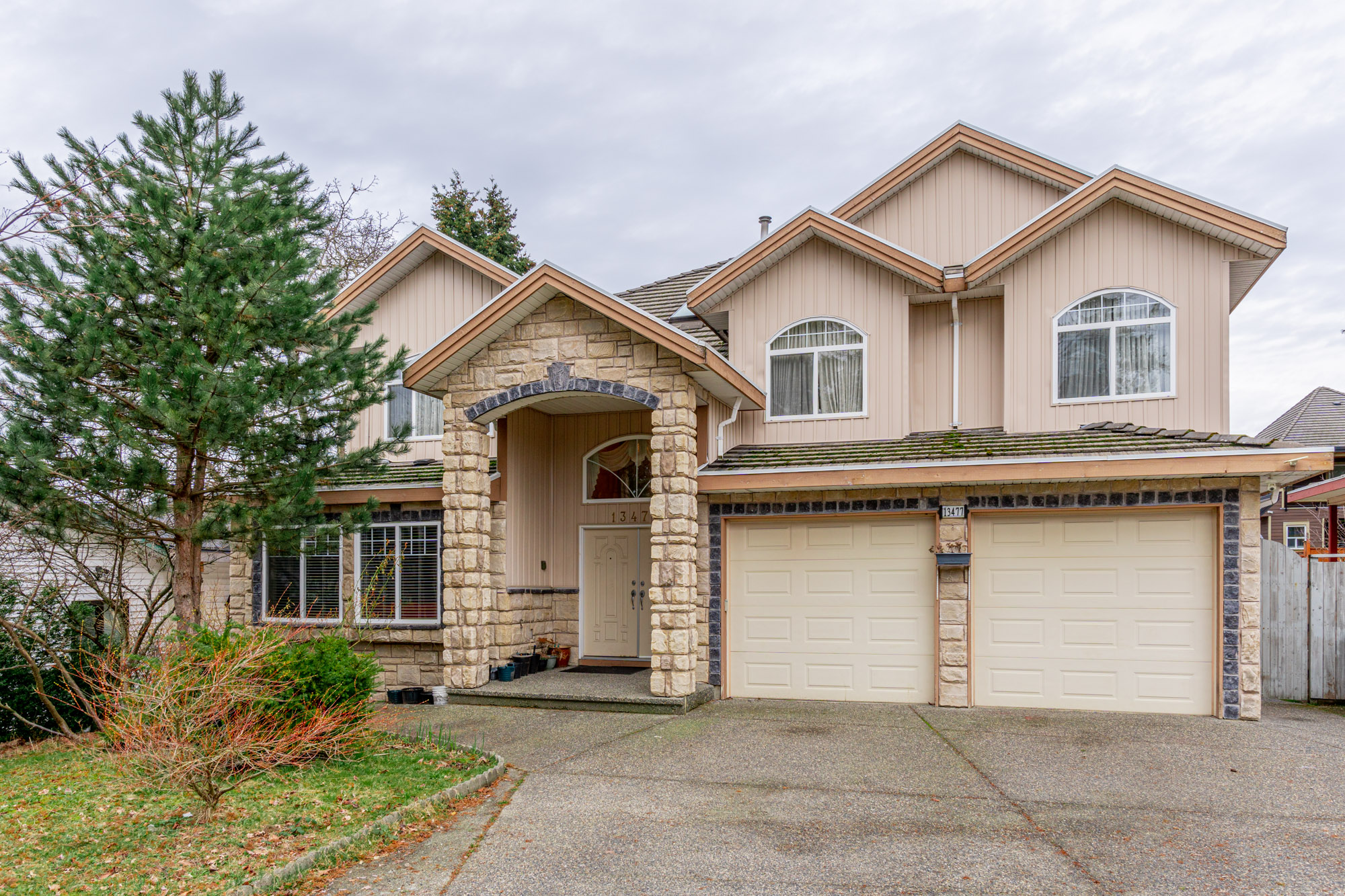 13477 98 Avenue, Surrey