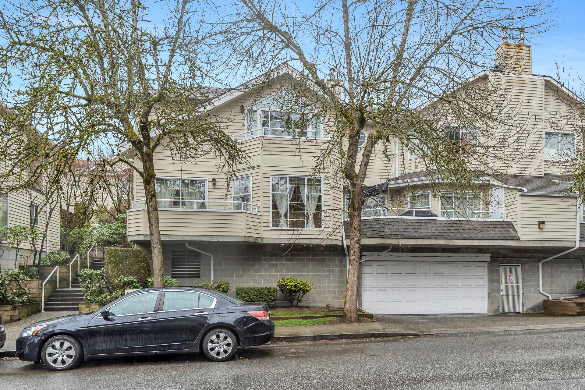 10 - 838 Tobruck Avenue, North Vancouver