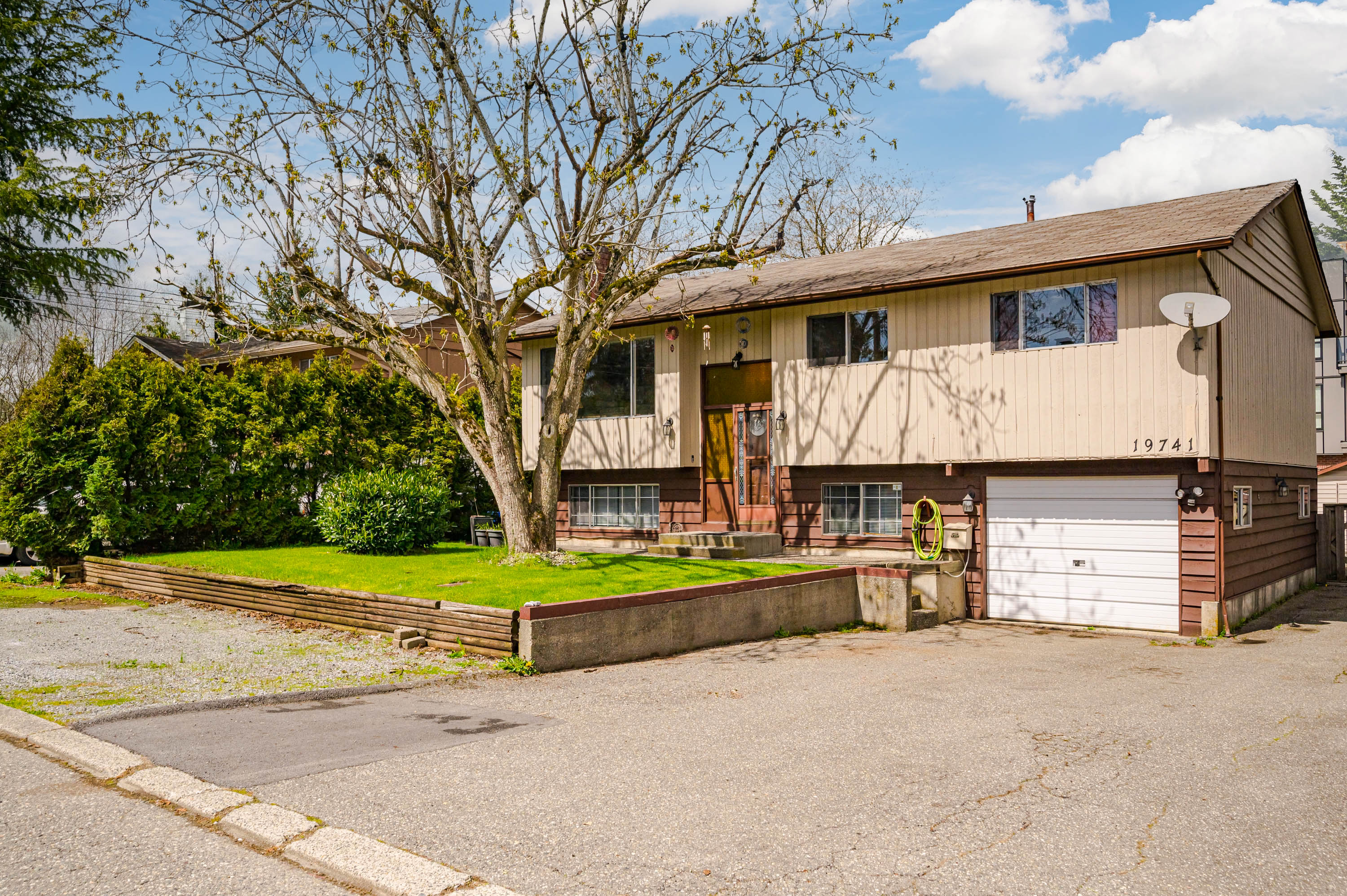 19741 54A Avenue, Langley